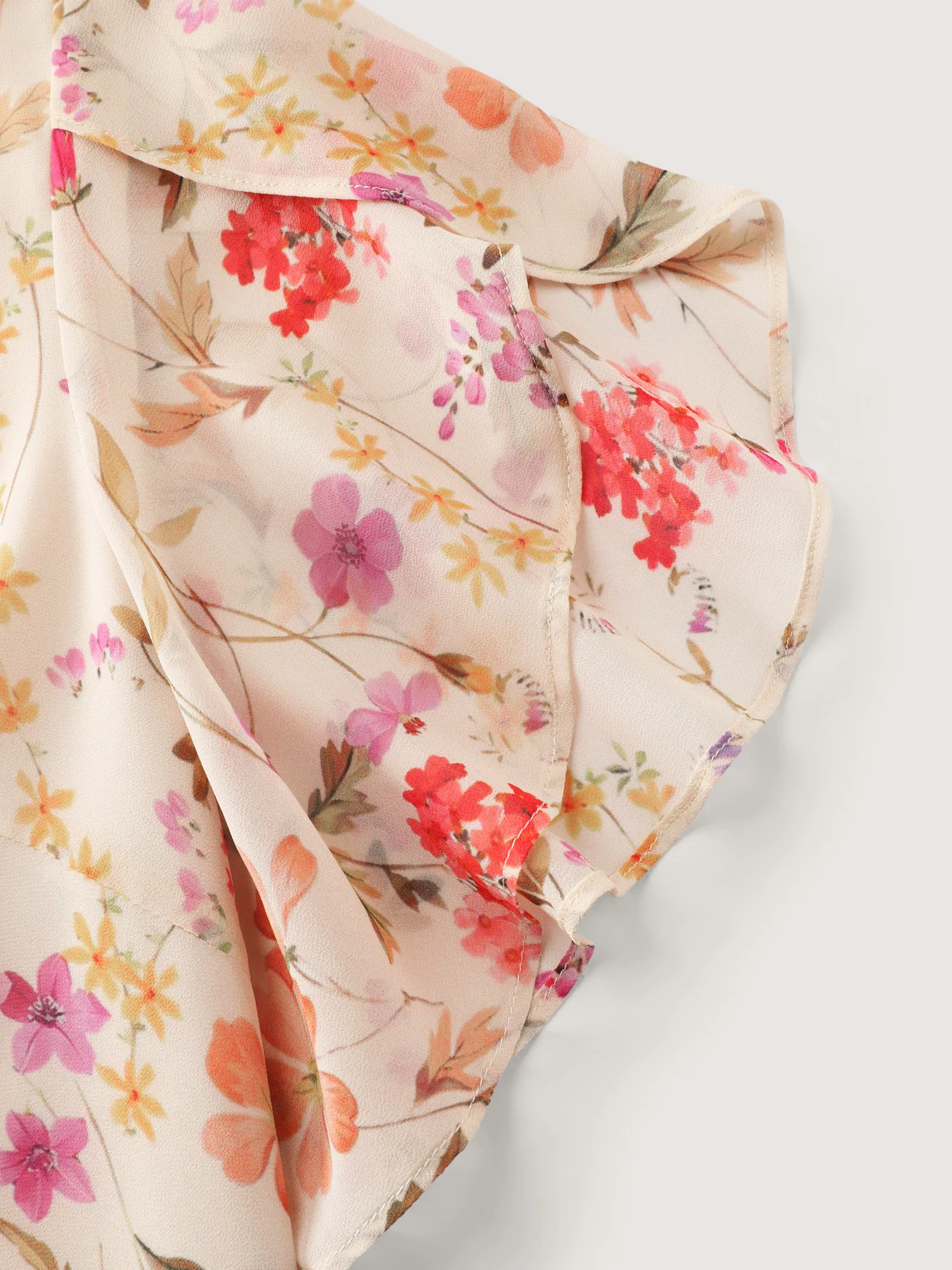 Sweet Floral Print Petal Sleeve Blouse - Image 5