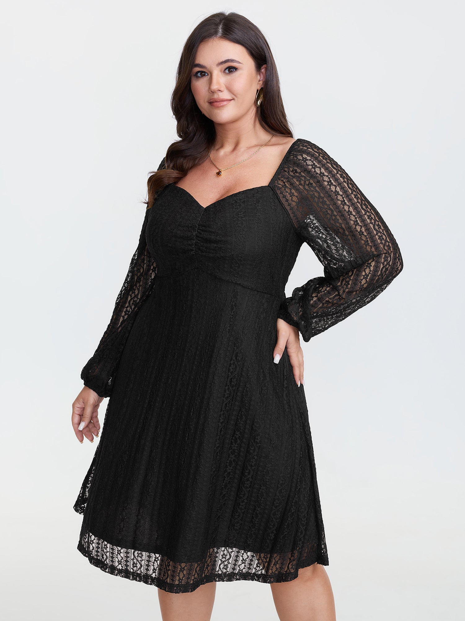 Sweetheart Neckline Sheer Lace Midi Dress - Image 2
