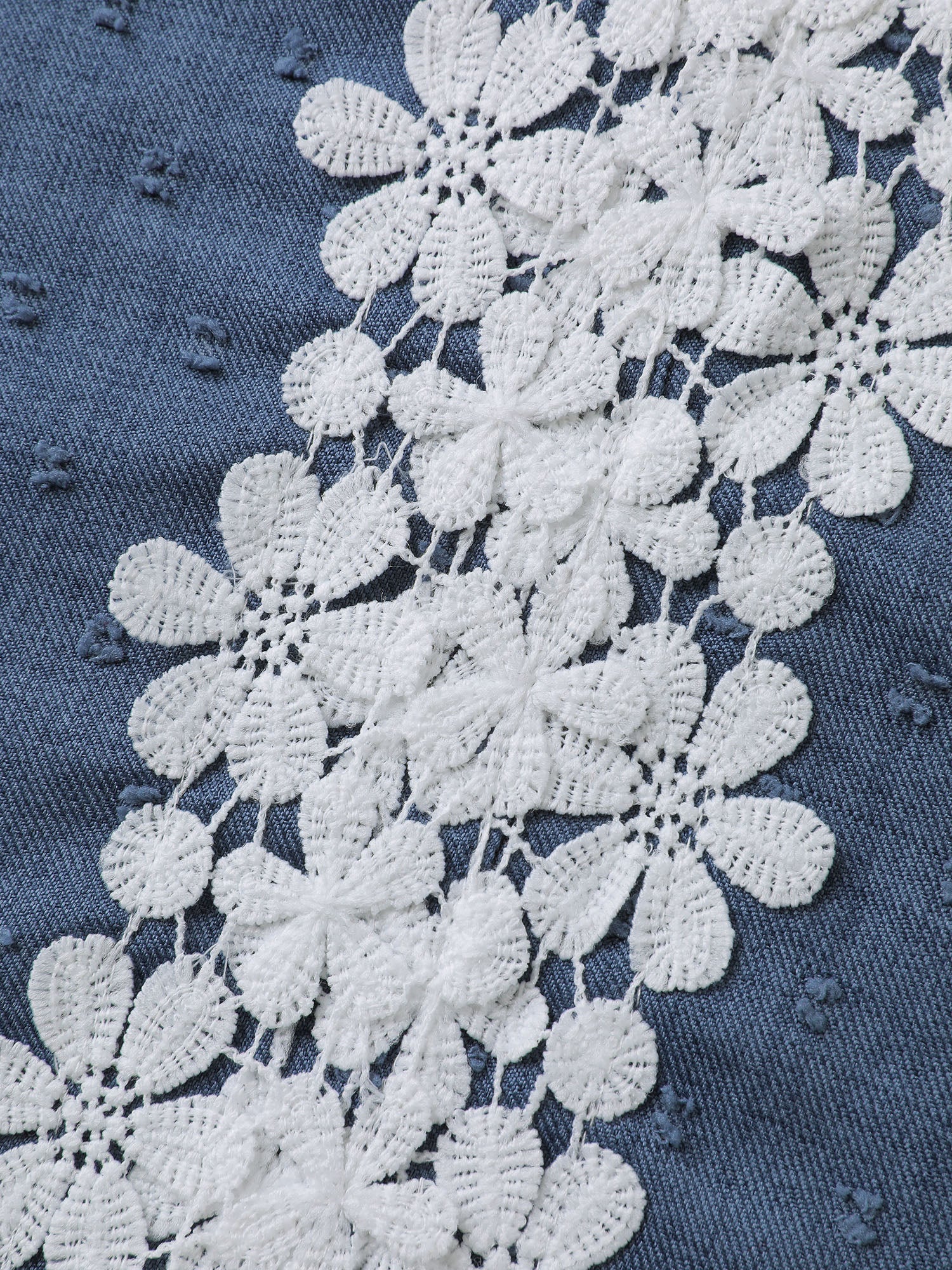 Textured Backless Lace Trim Blouse - Image 5