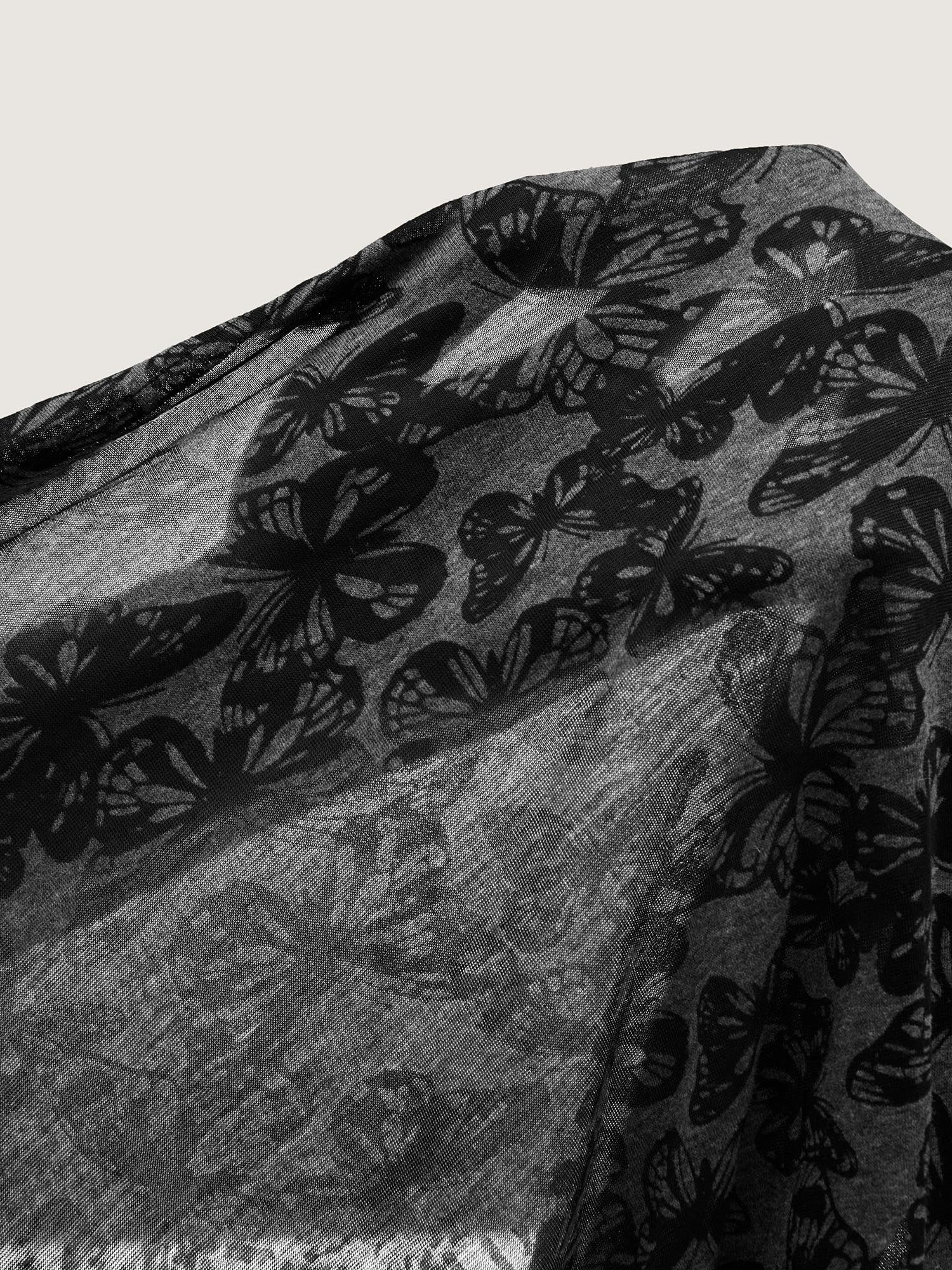 Textured Butterfly Pattern V-Neck T-Shirt - Image 8