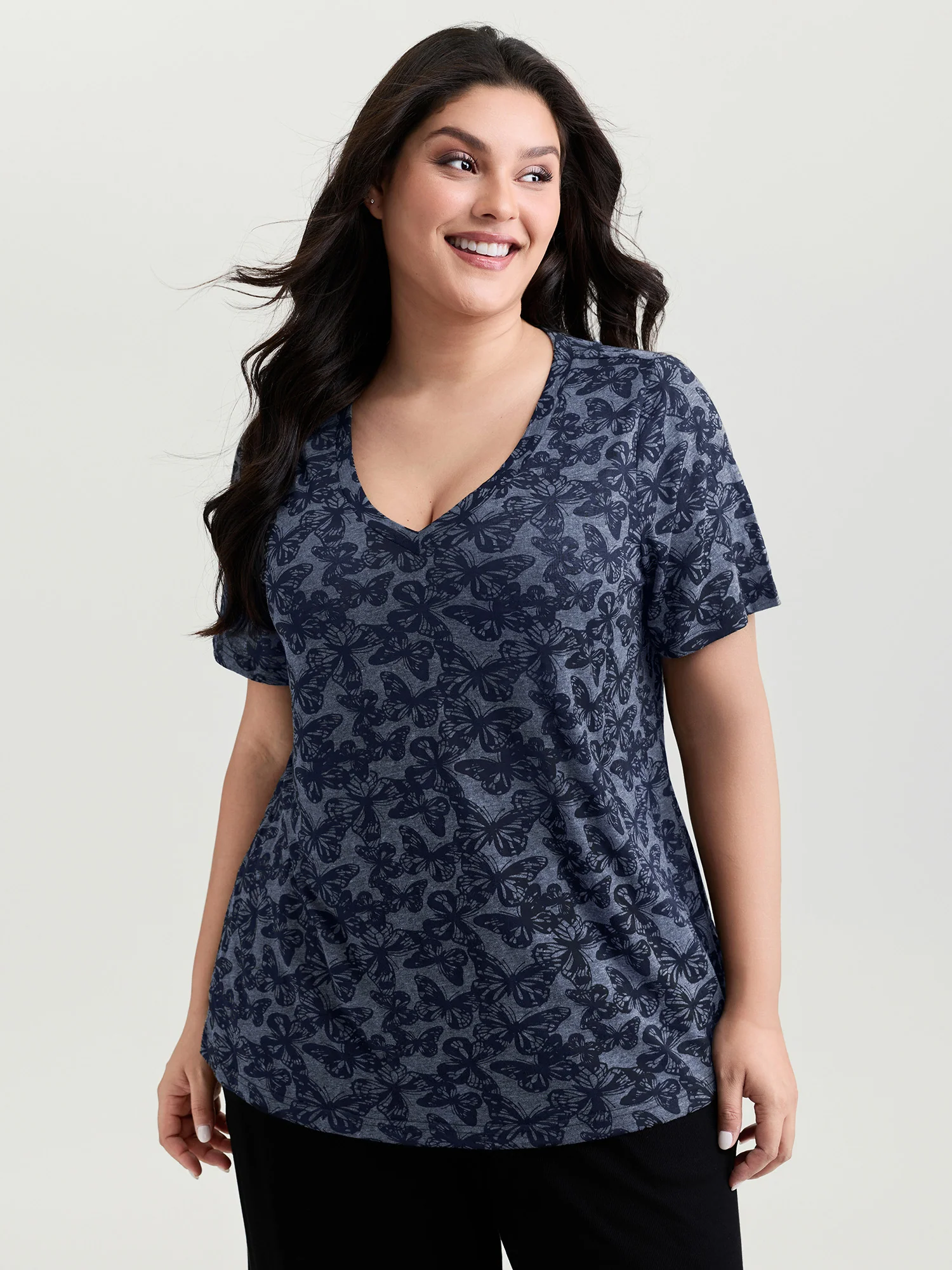 Textured Butterfly Pattern V-Neck T-Shirt - Image 9
