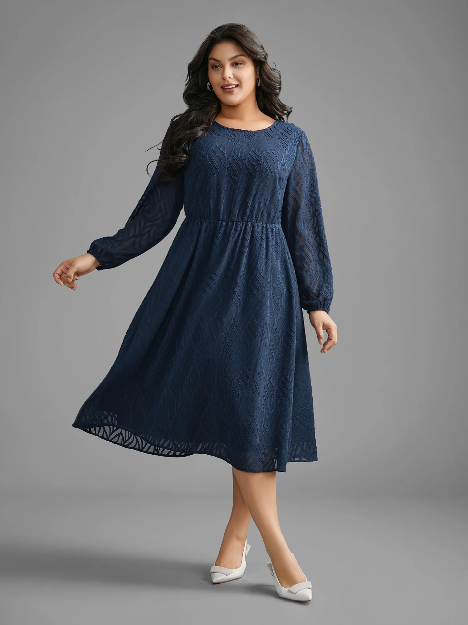 Textured Chiffon Lantern Sleeve Midi Dress - Image 3