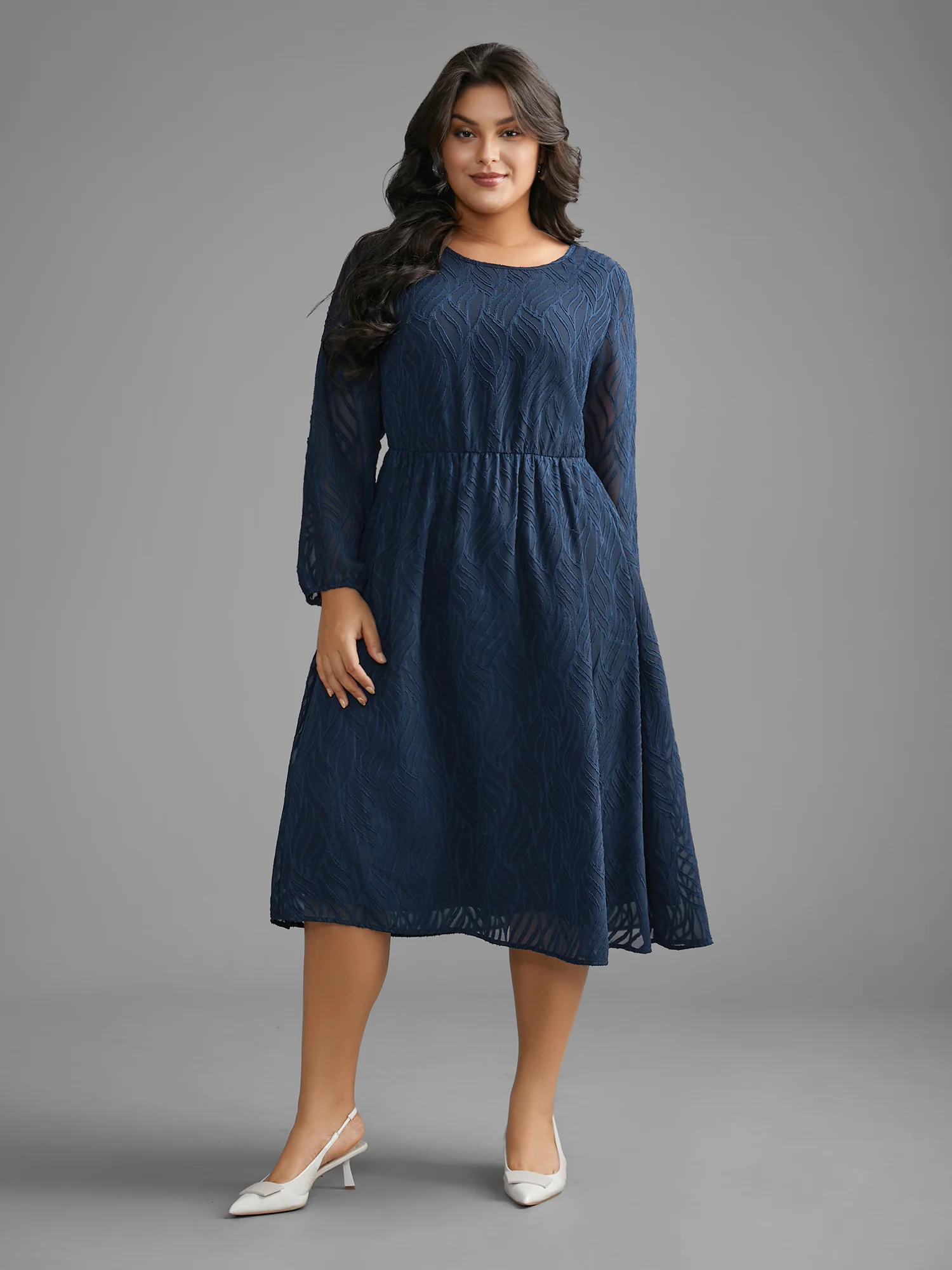 Textured Chiffon Lantern Sleeve Midi Dress - Image 4