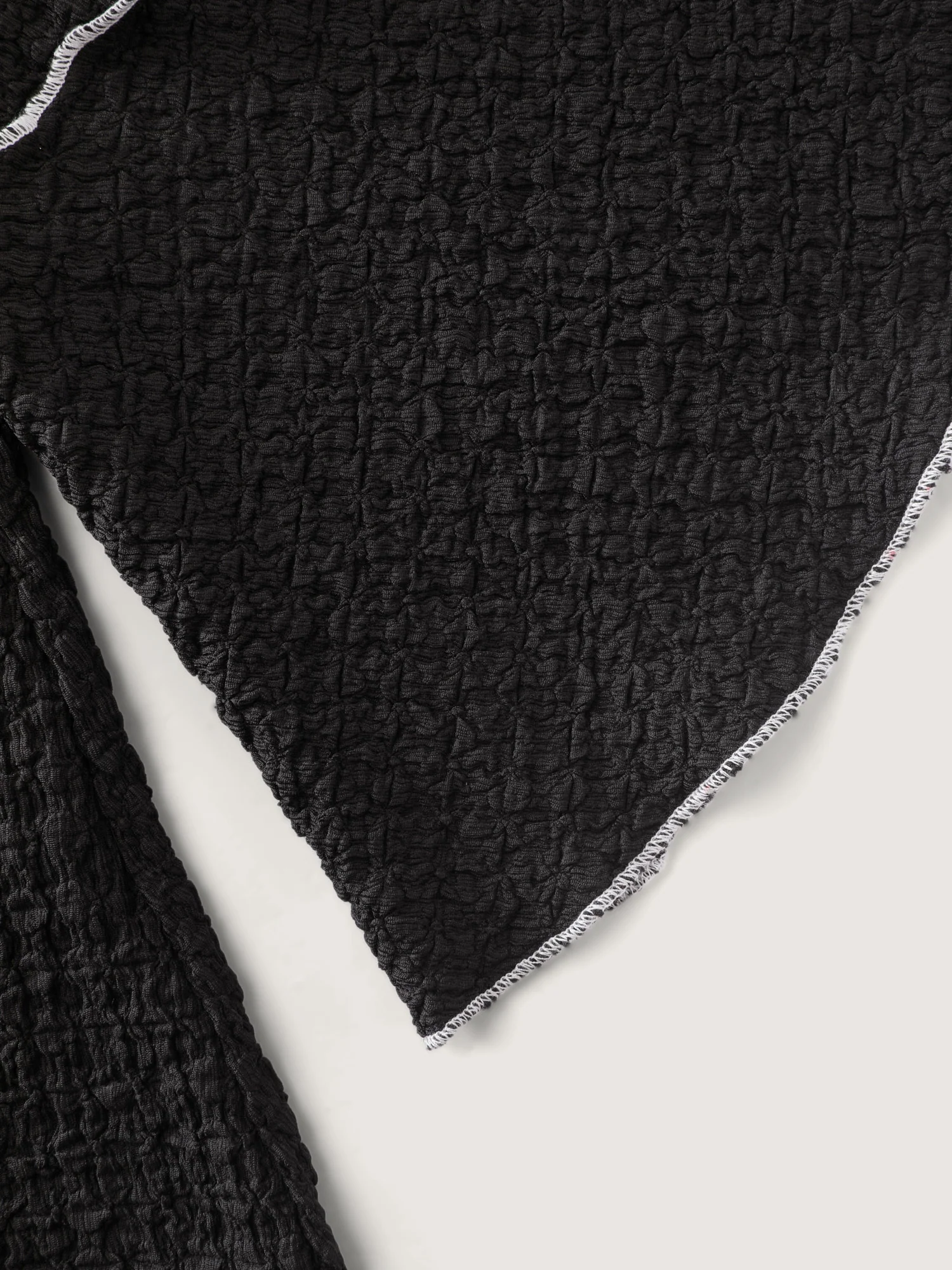 Textured Color Contrast Fitted T-Shirt - Image 6