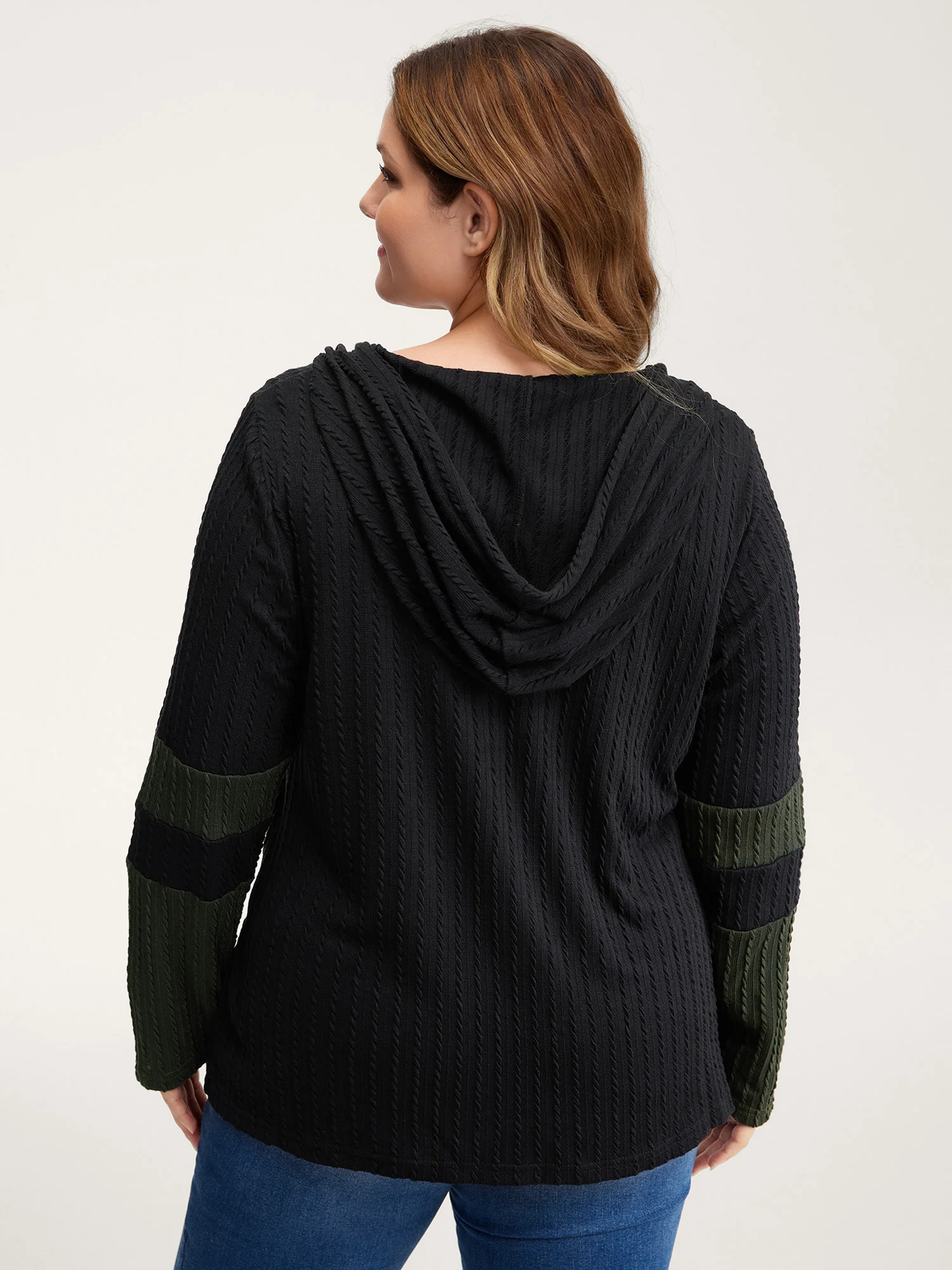 Textured Color Contrast Half-Zipper Hoodie - Image 4