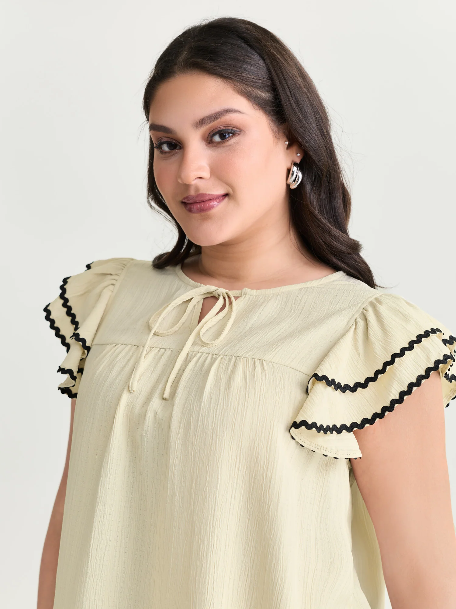 Textured Color Contrast Layered Sleeve Blouse - Image 2