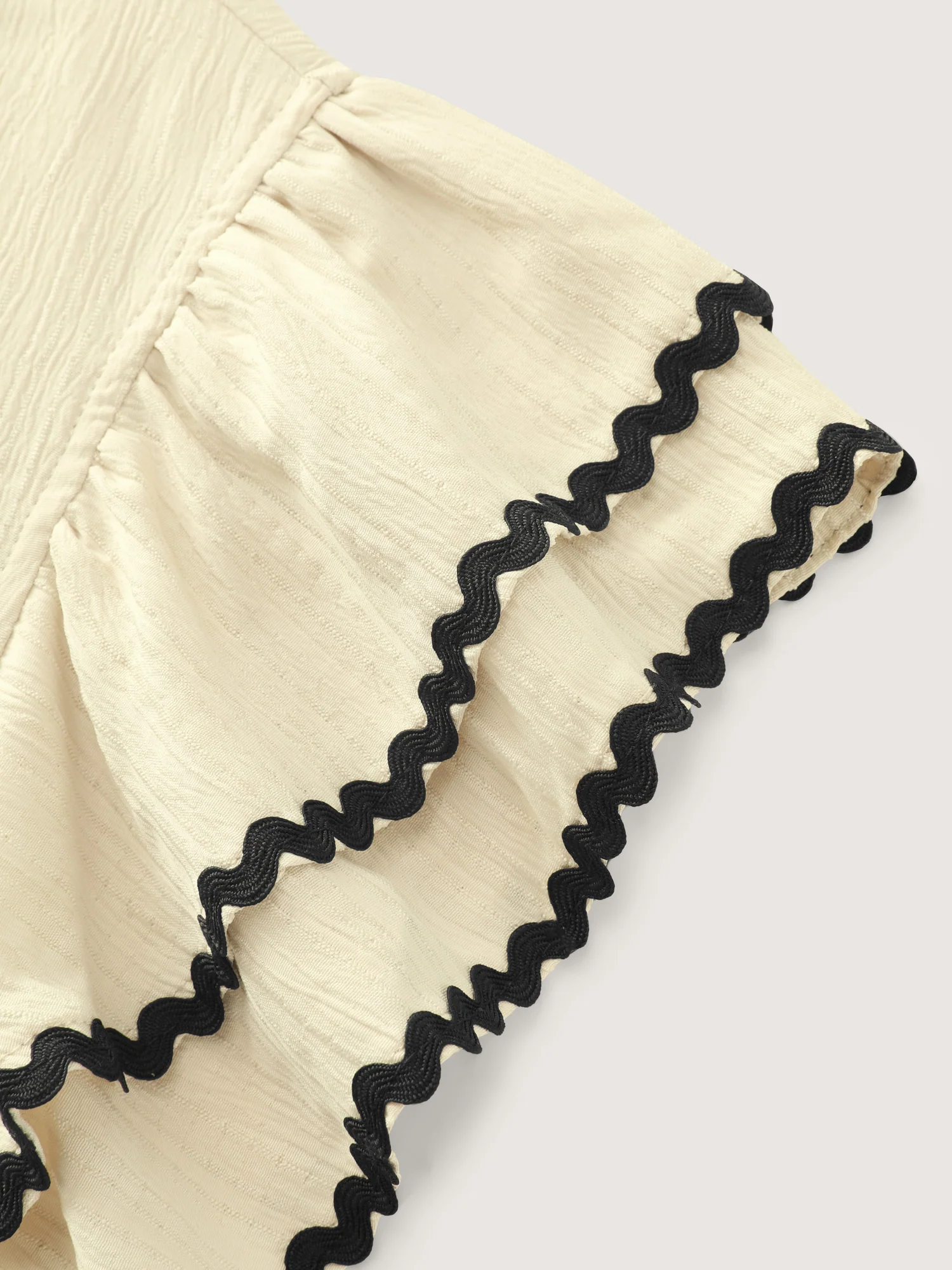 Textured Color Contrast Layered Sleeve Blouse - Image 6