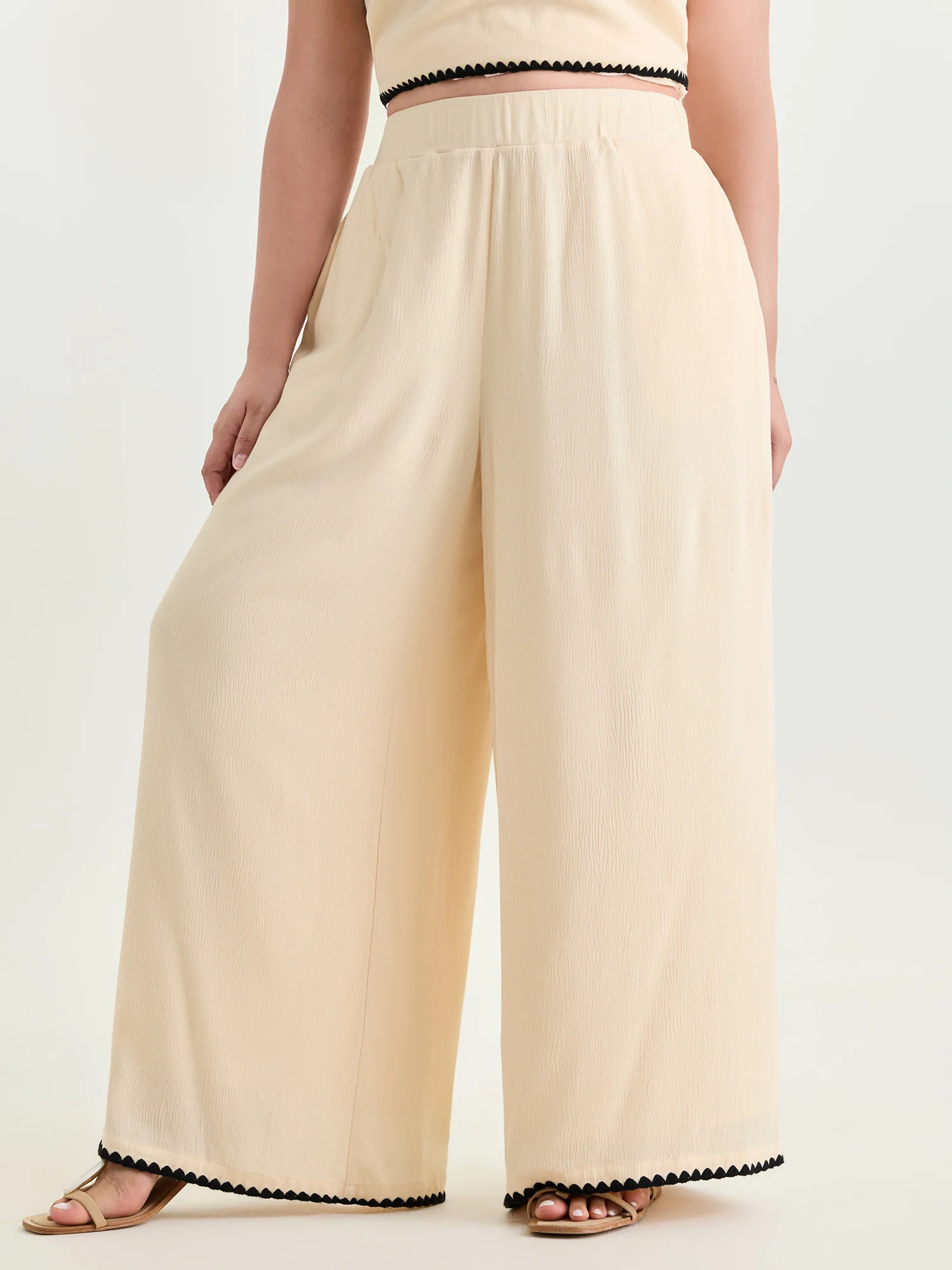Textured Contrast Edge Wide Leg Pants - Image 2