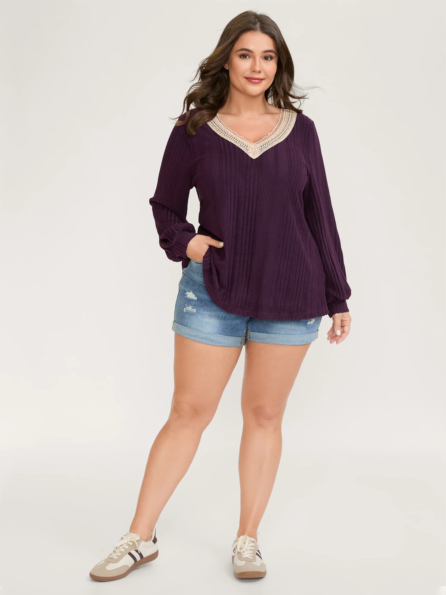Textured Contrast Neckline Solid T-Shirt - Image 3