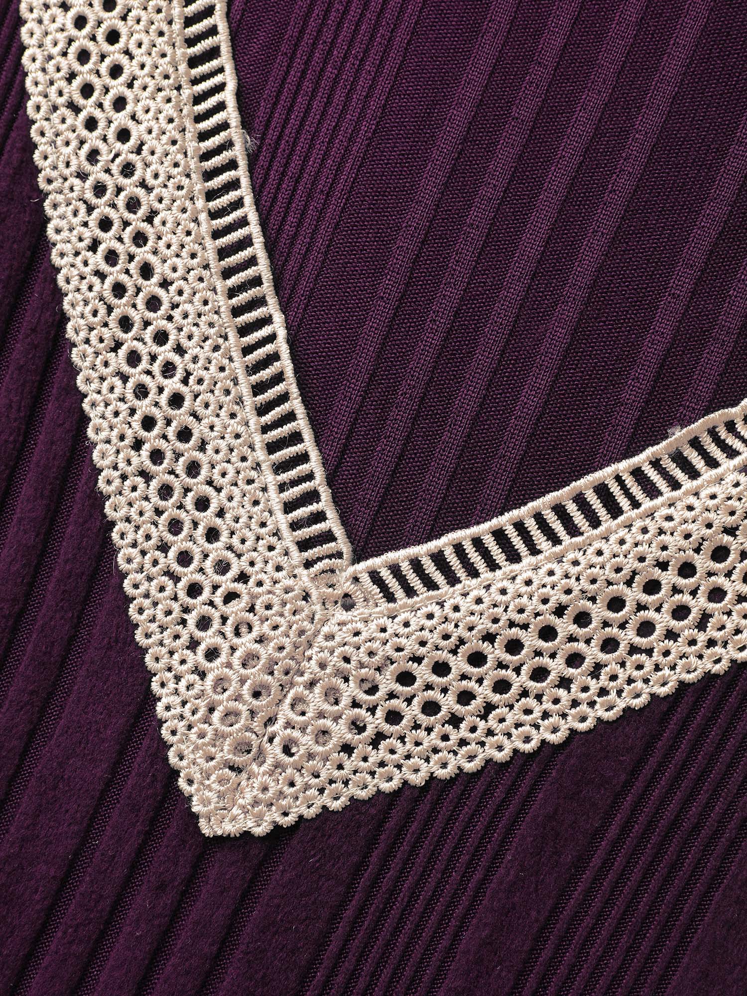 Textured Contrast Neckline Solid T-Shirt - Image 5