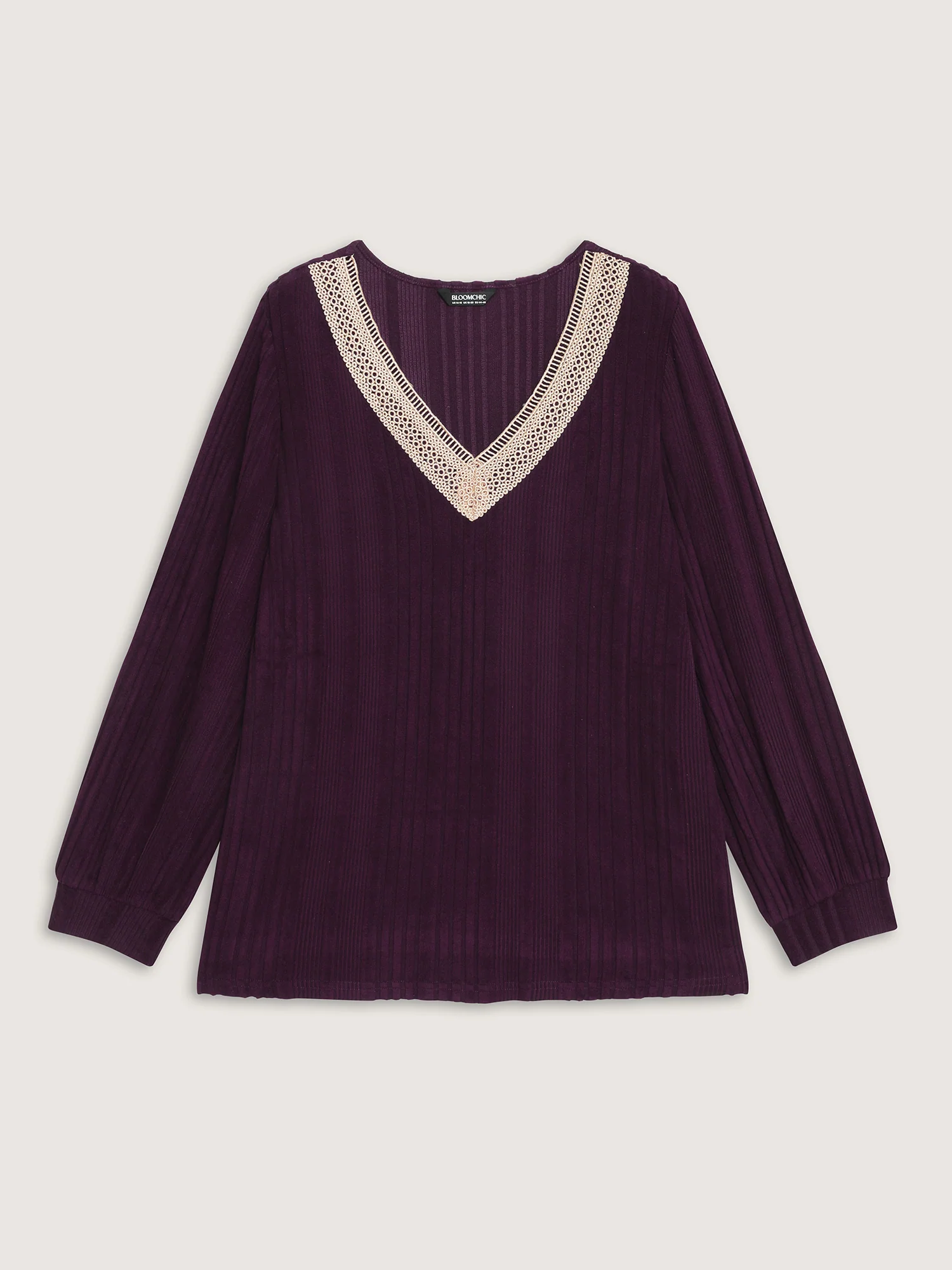 Textured Contrast Neckline Solid T-Shirt - Image 7