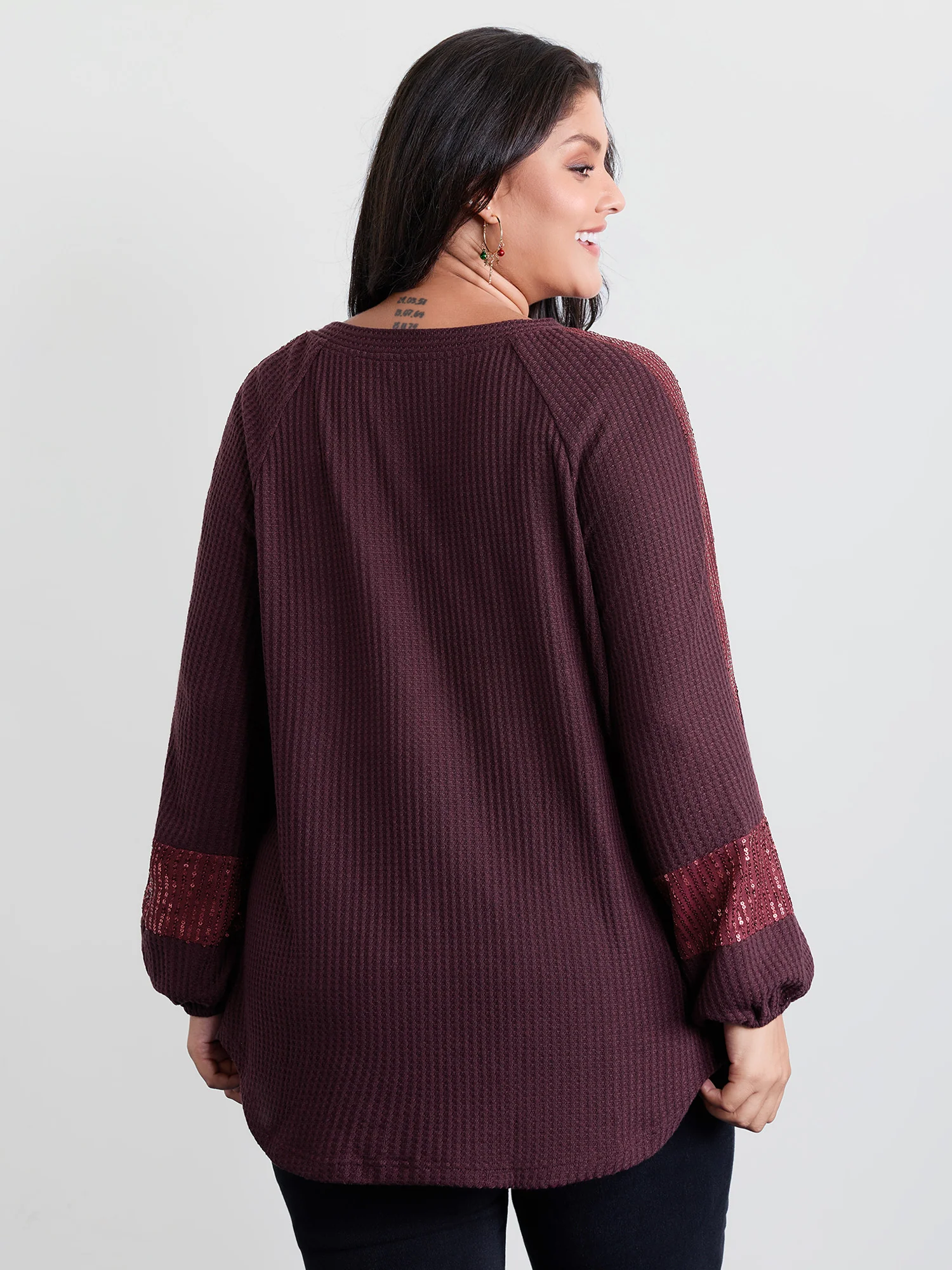 Textured Curvy Hem Relaxed-Fit Spliced T-Shirt - Image 5