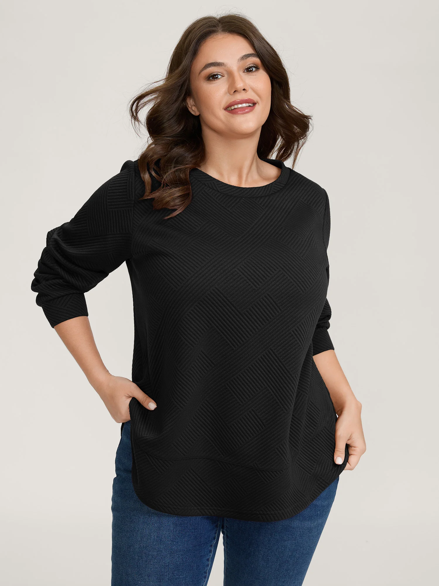 Textured Curvy Hem Round Neck Sweatshirt - Image 11