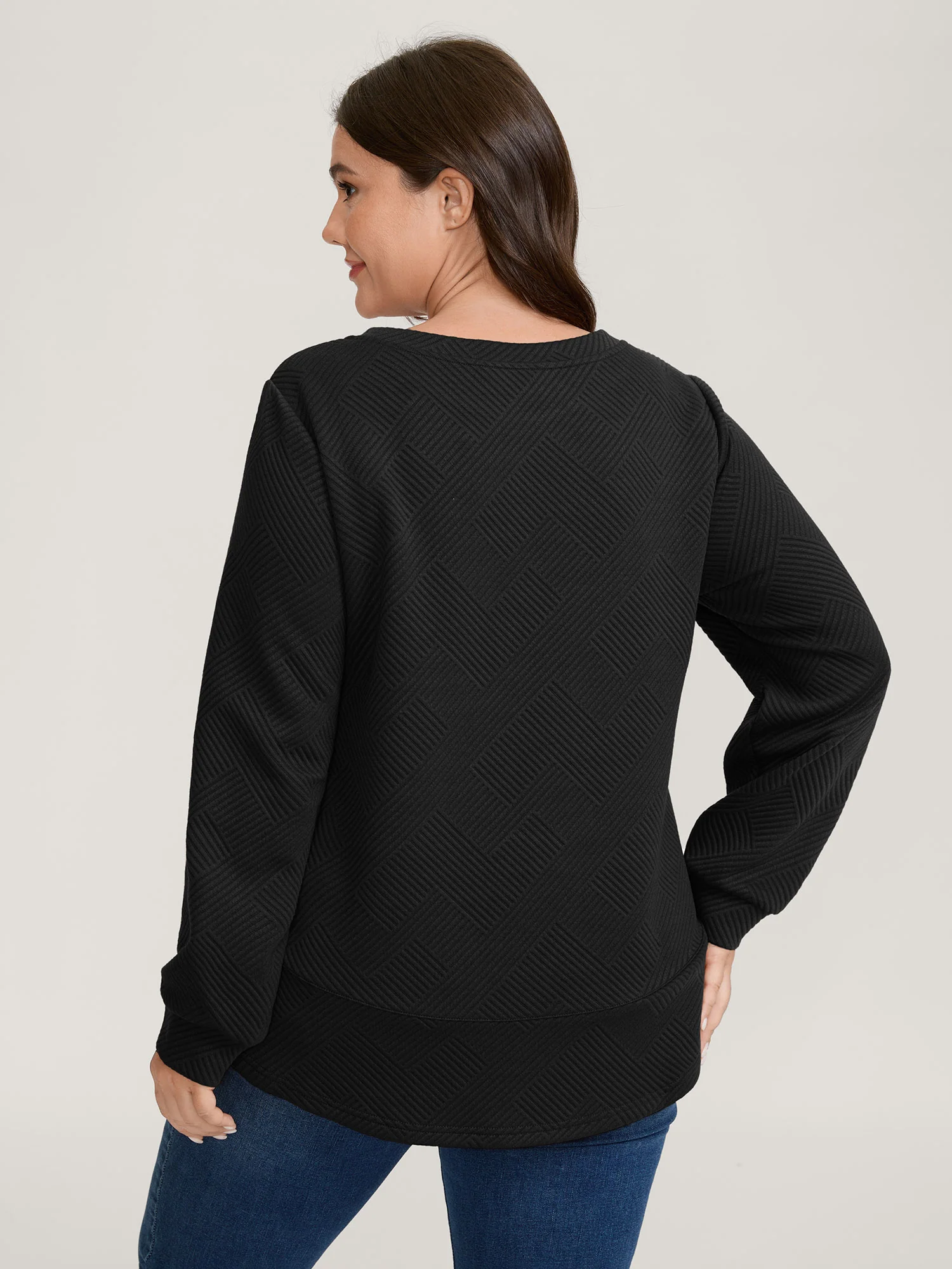 Textured Curvy Hem Round Neck Sweatshirt - Image 14