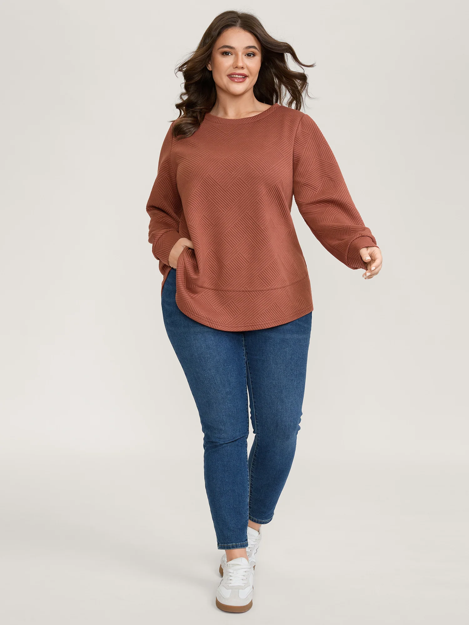 Textured Curvy Hem Round Neck Sweatshirt - Image 3