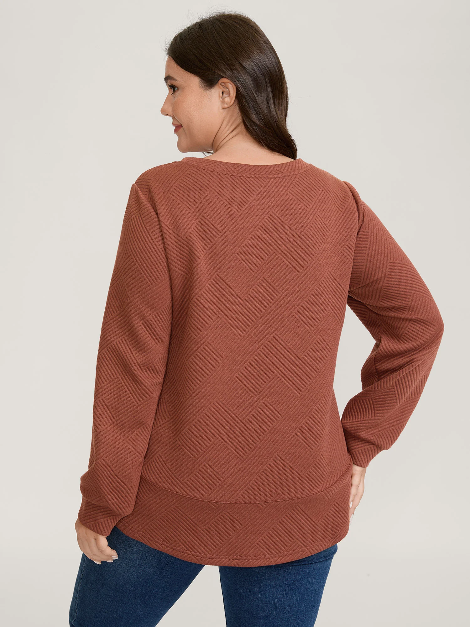 Textured Curvy Hem Round Neck Sweatshirt - Image 4