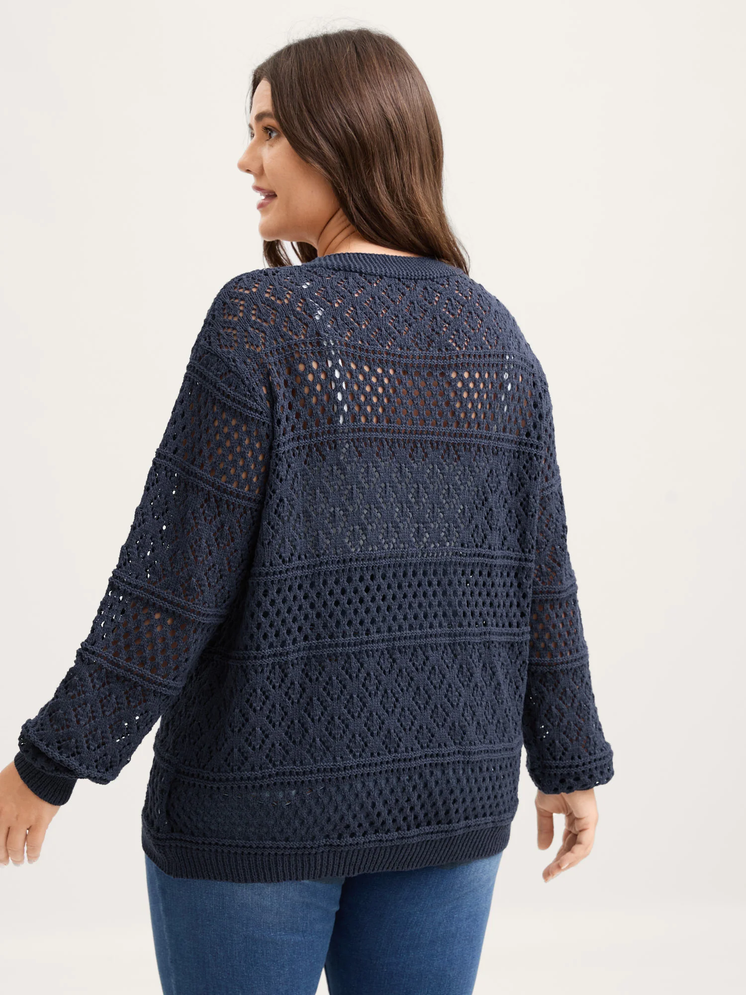 Textured Cut-Out Arc Hem Lightweight Cardigan - Image 4
