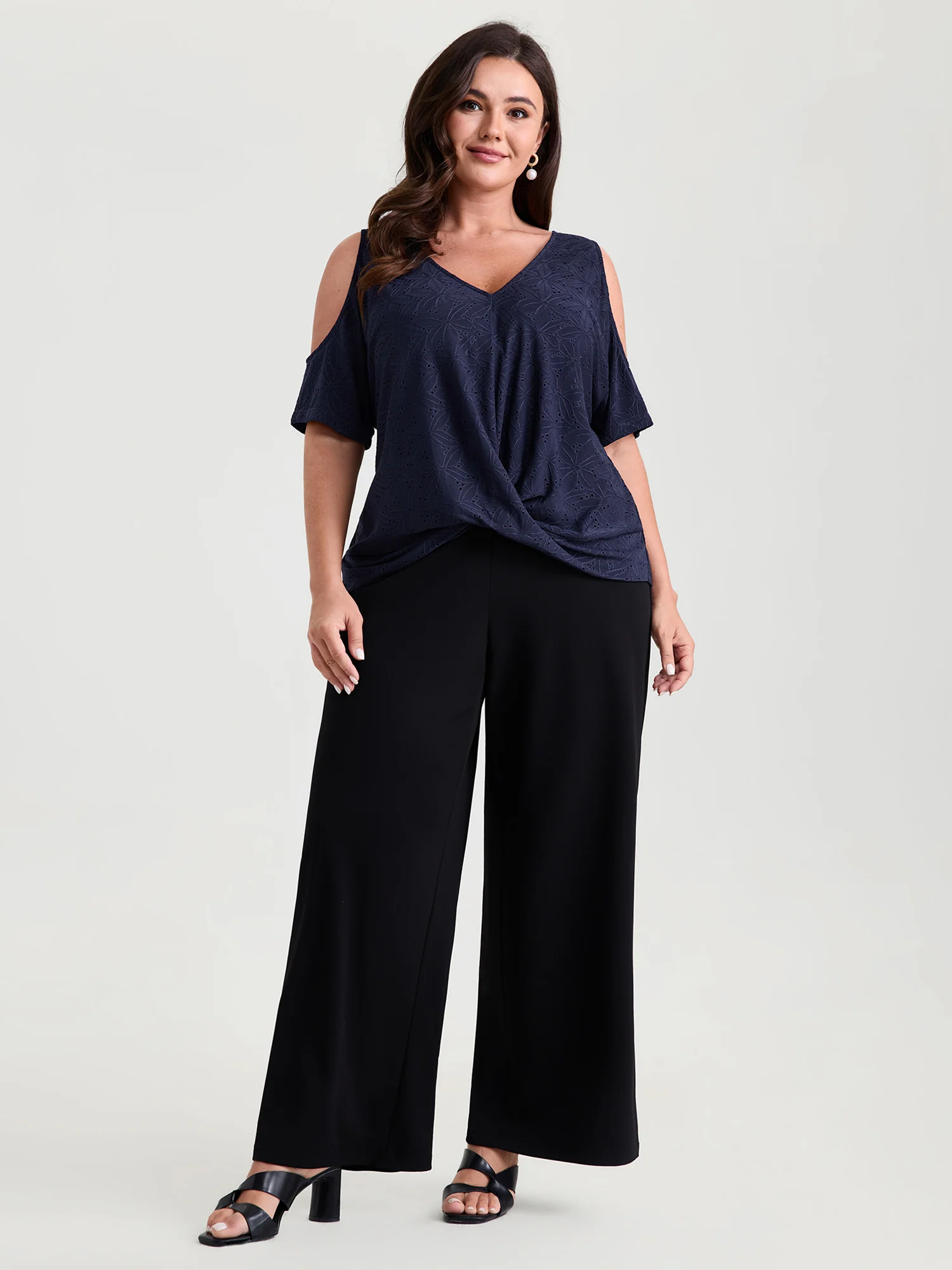 Textured Cut-Out Shoulder Stretch Knit Top - Image 3