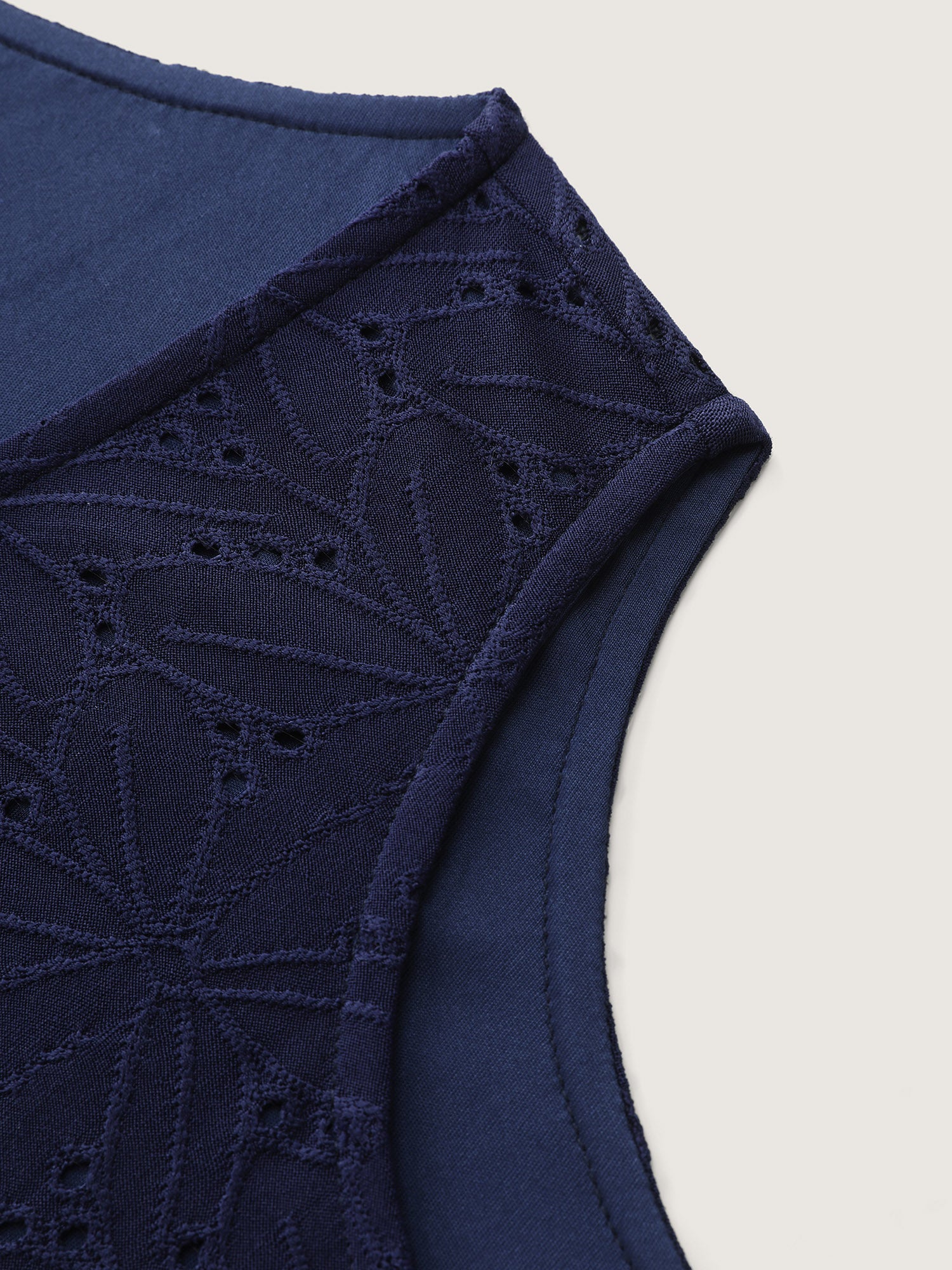 Textured Cut-Out Shoulder Stretch Knit Top - Image 6