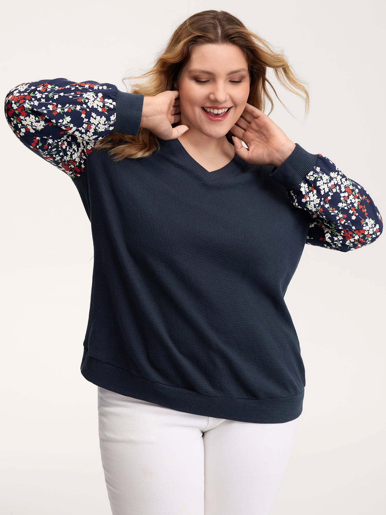 Textured Floral Sleeve V-Neck Sweatshirt - Image 2