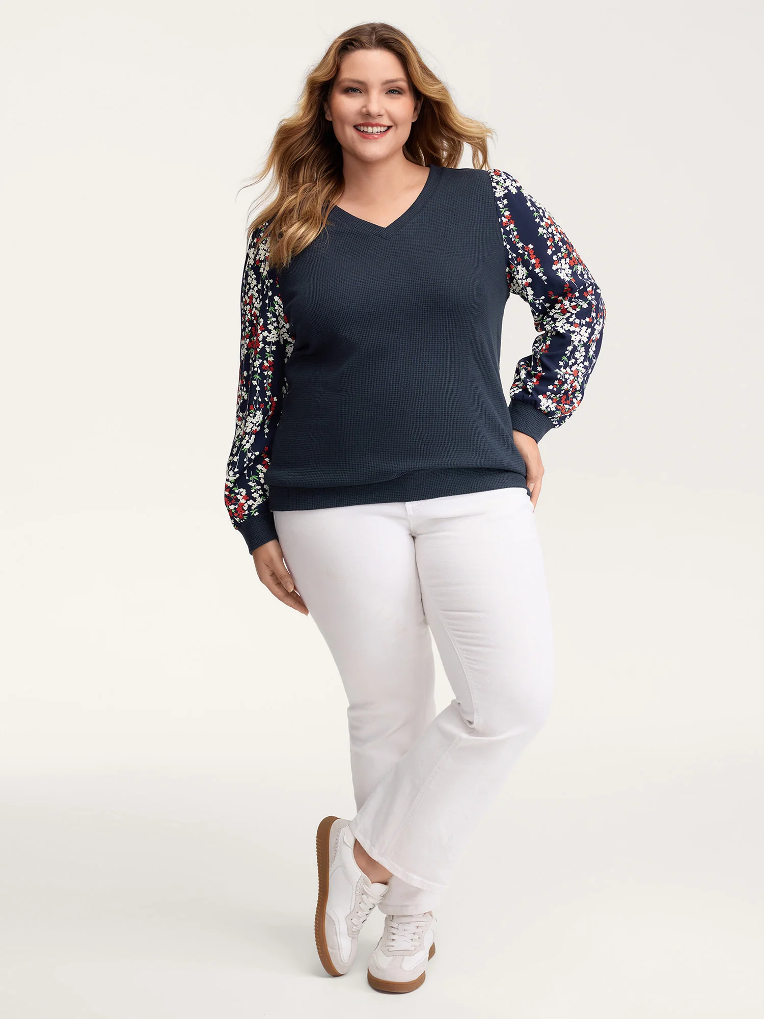 Textured Floral Sleeve V-Neck Sweatshirt - Image 3