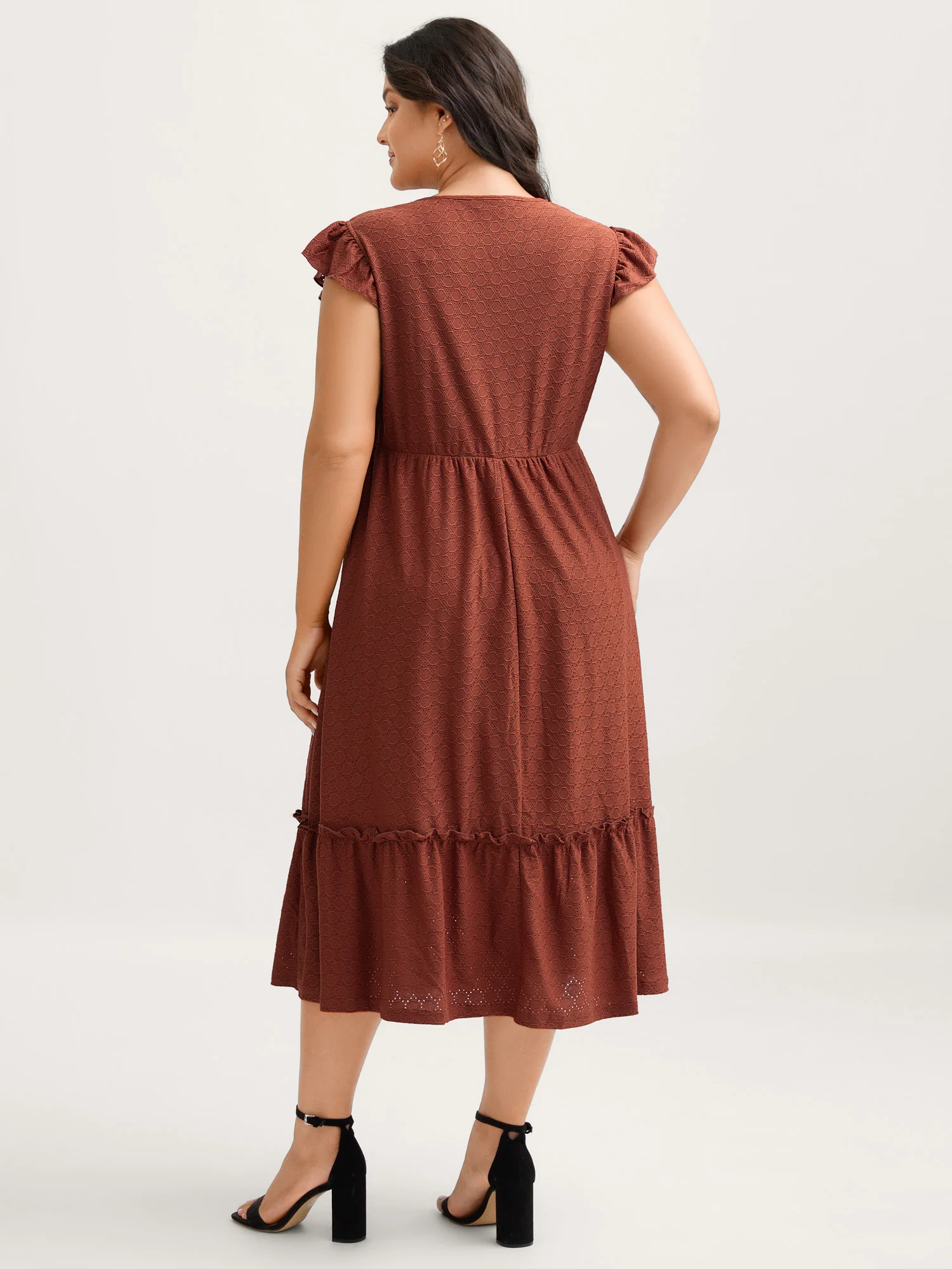Textured Flutter Sleeve Tiered Midi Dress - Image 4