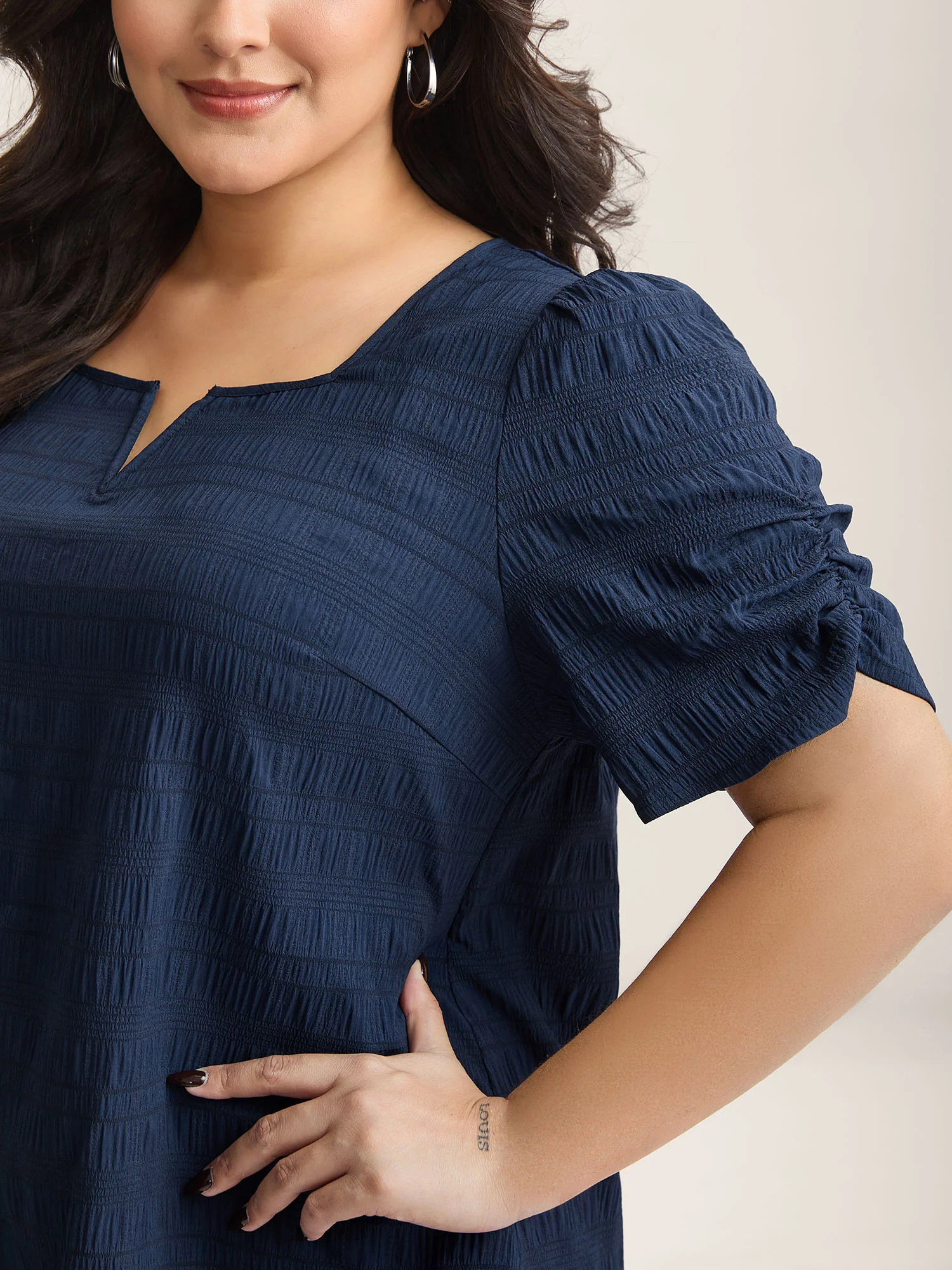 Textured Gathered Sleeve Split Neck Blouse - Image 10