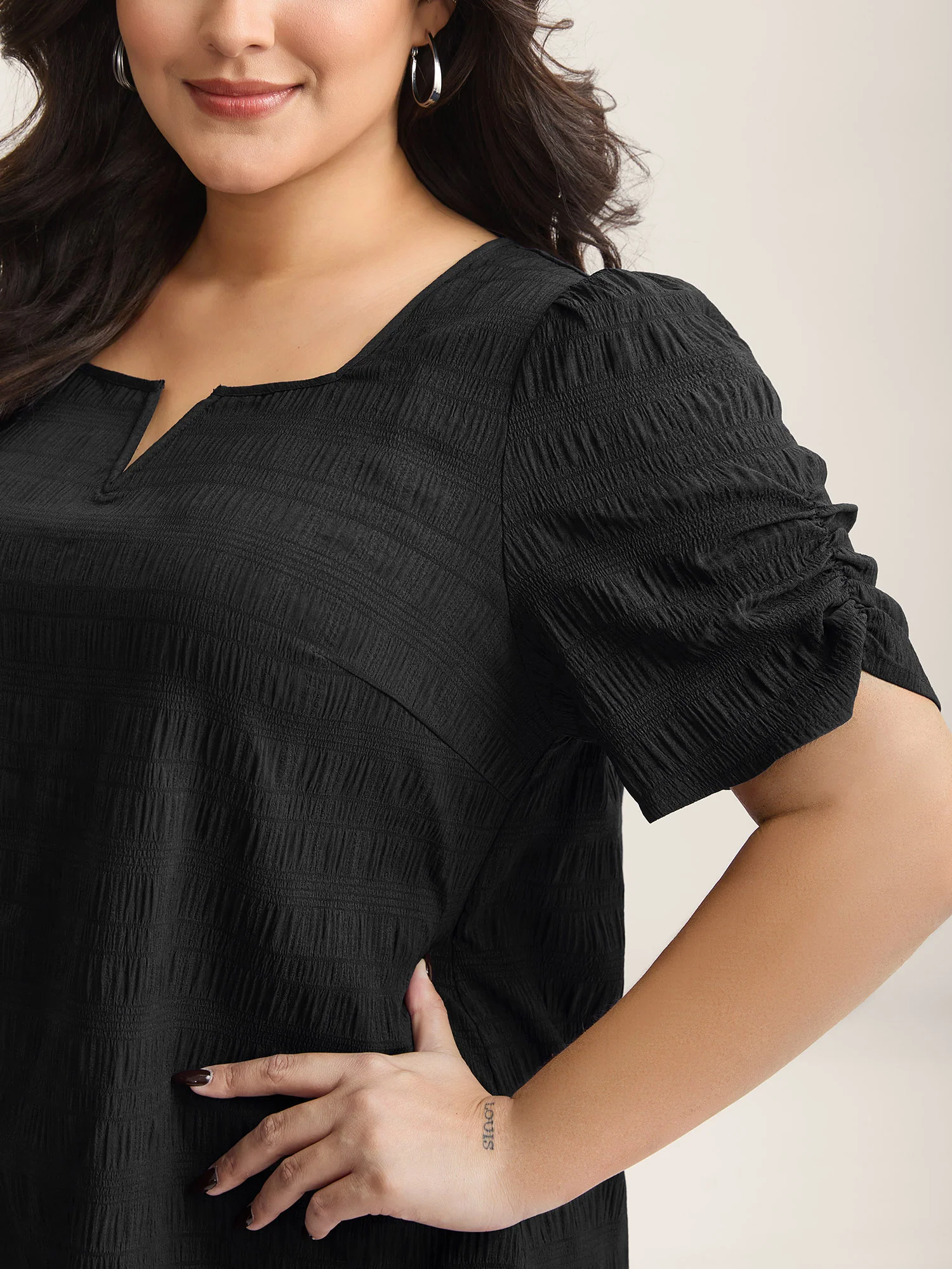 Textured Gathered Sleeve Split Neck Blouse - Image 17