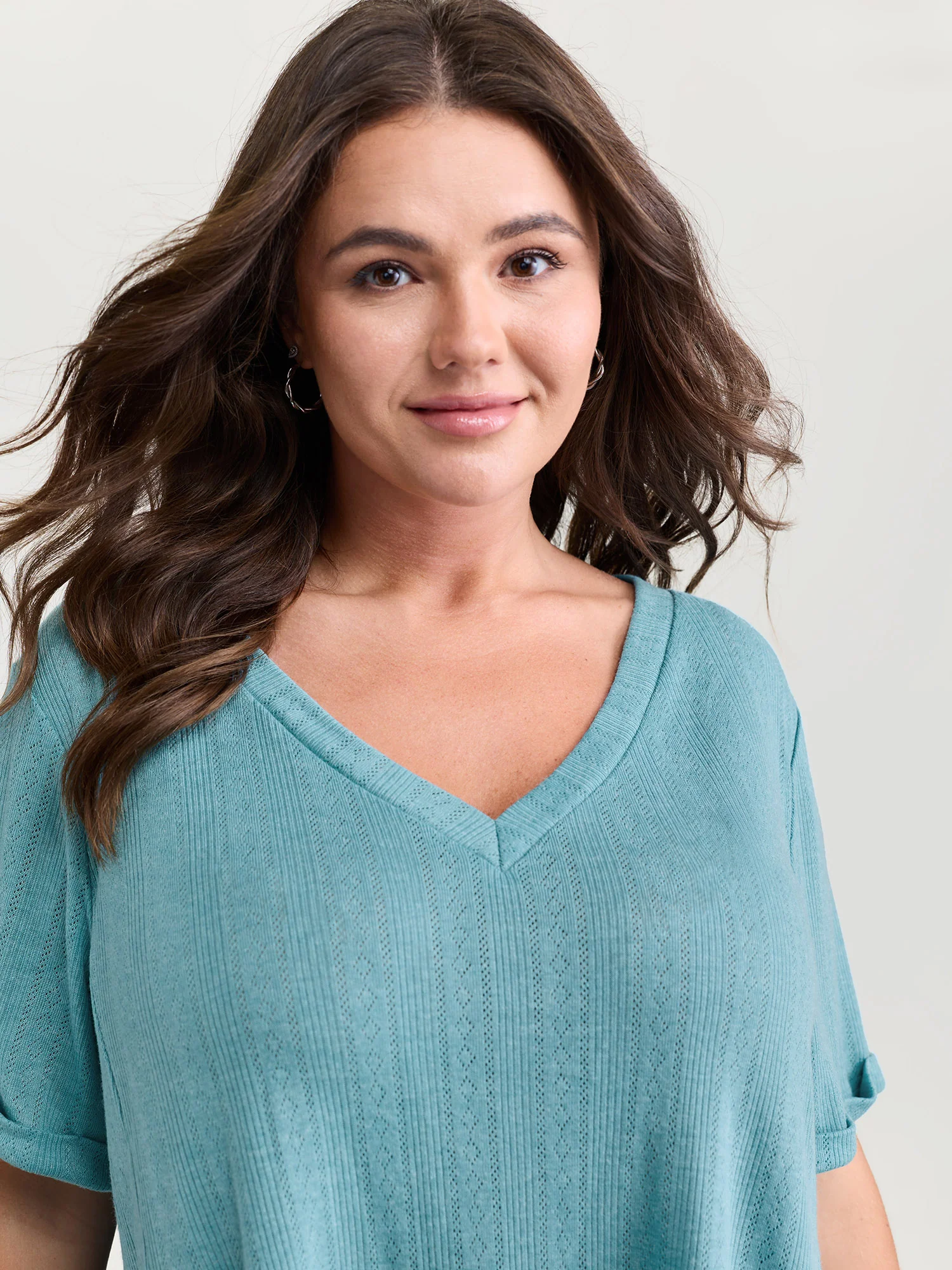 Textured High Low Hem V-Neck T-Shirt - Image 2