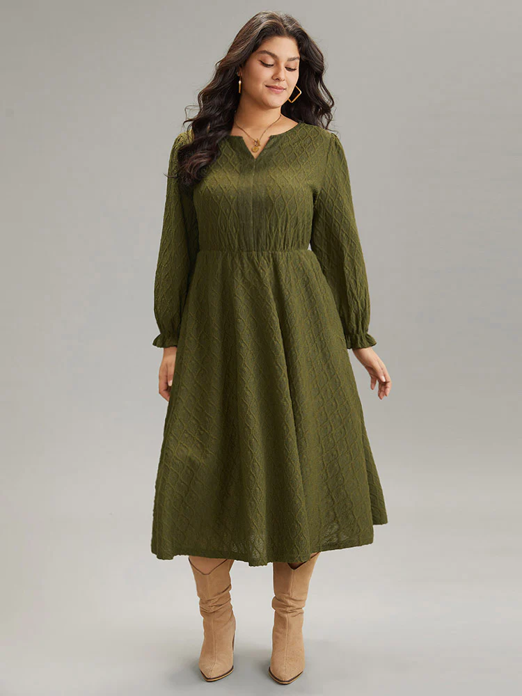 Textured Jacquard Notched Ruffle Sleeve Dress - Image 2