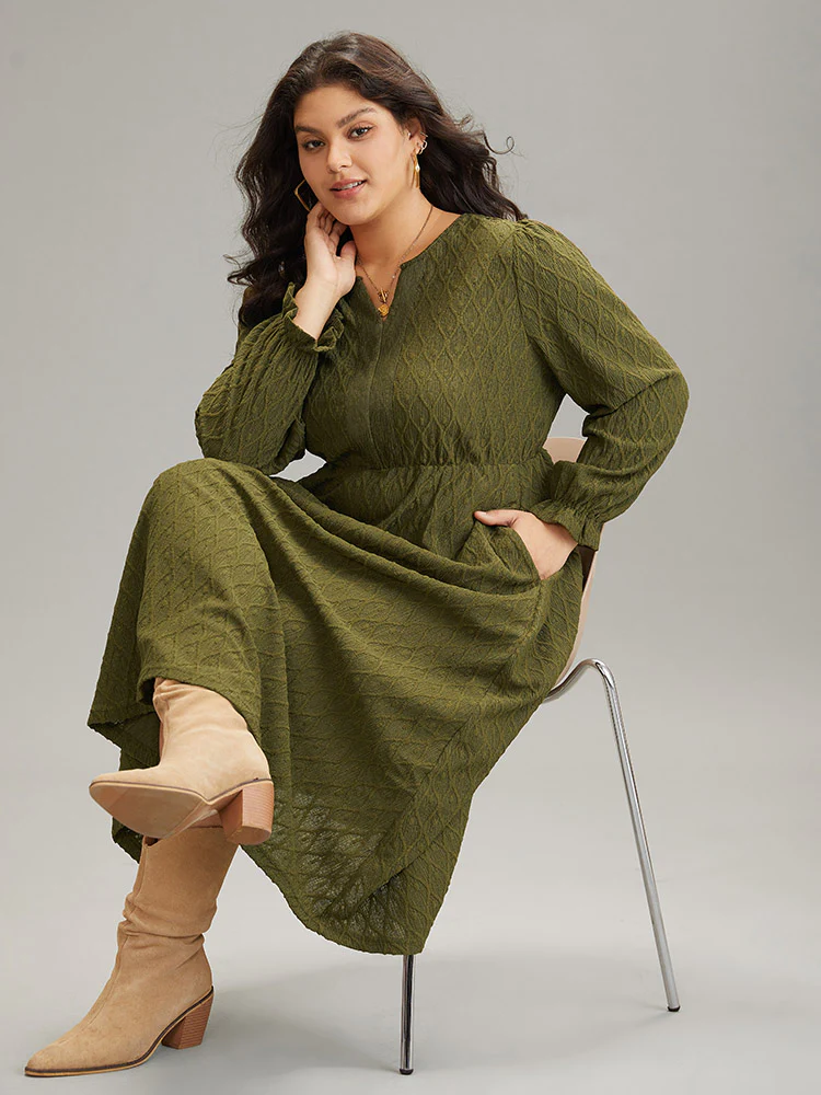 Textured Jacquard Notched Ruffle Sleeve Dress - Image 4