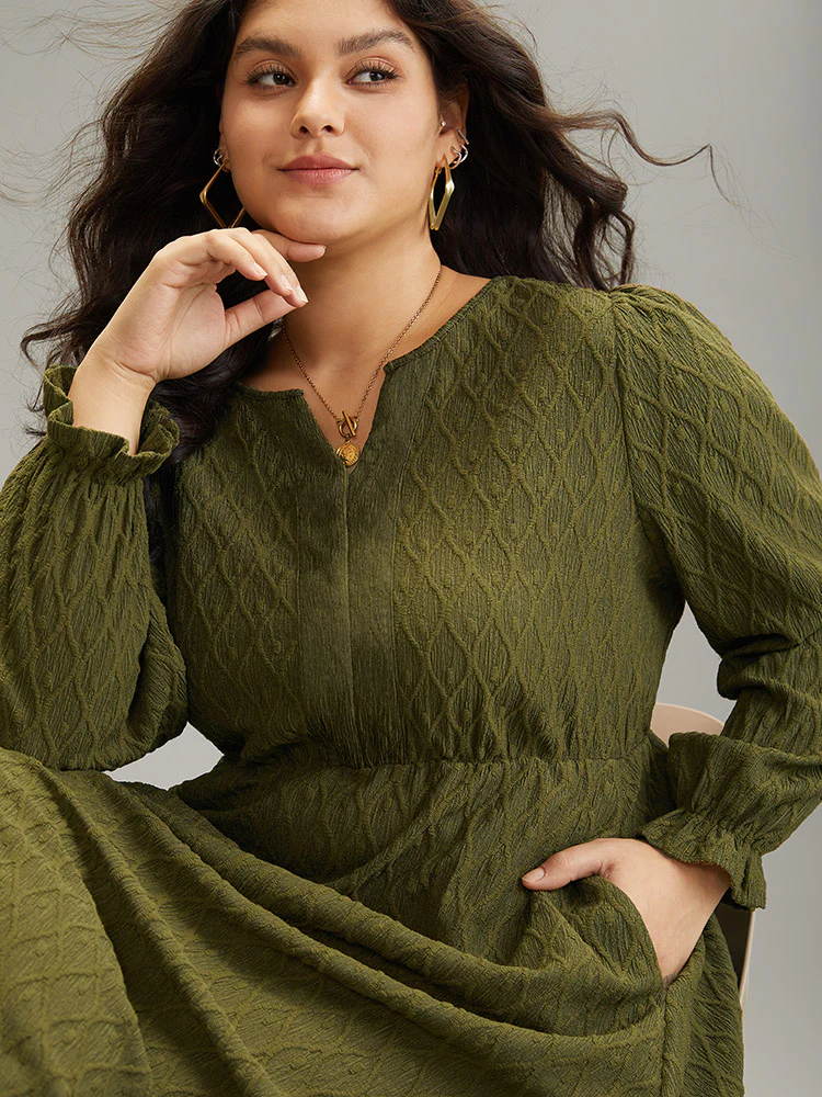 Textured Jacquard Notched Ruffle Sleeve Dress - Image 5