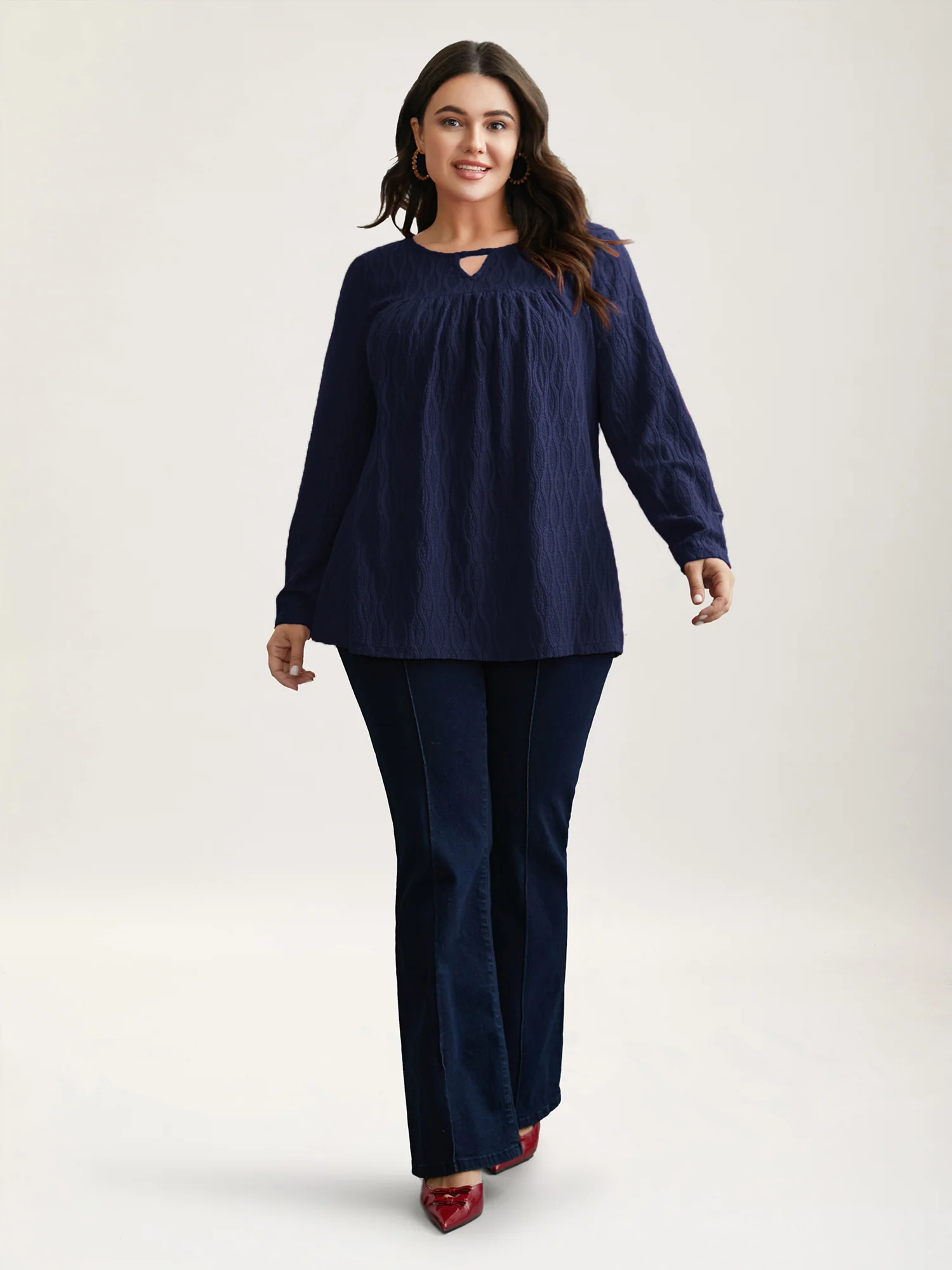 Textured Keyhole Gathered Knit Top - Image 10