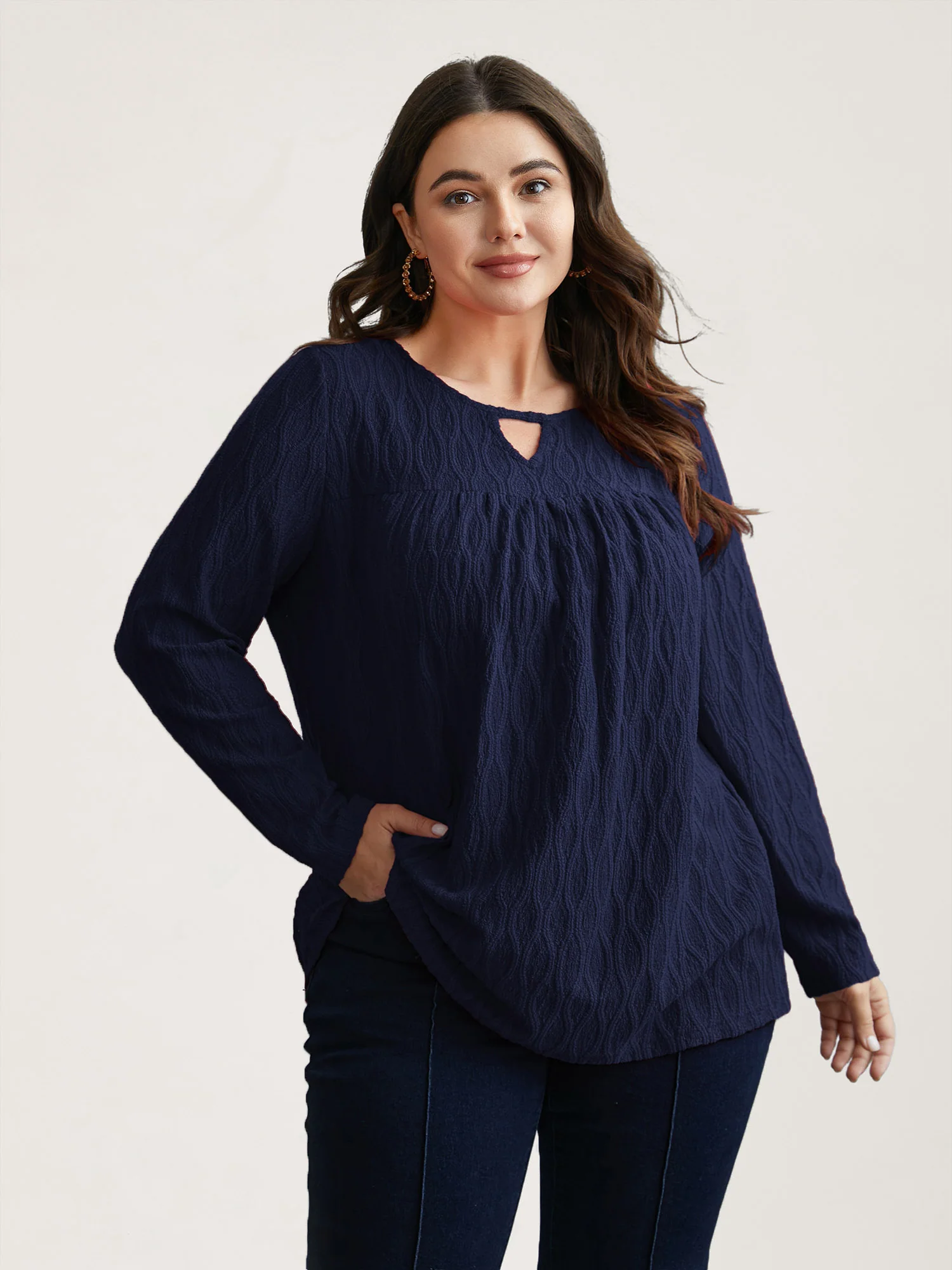 Textured Keyhole Gathered Knit Top - Image 11