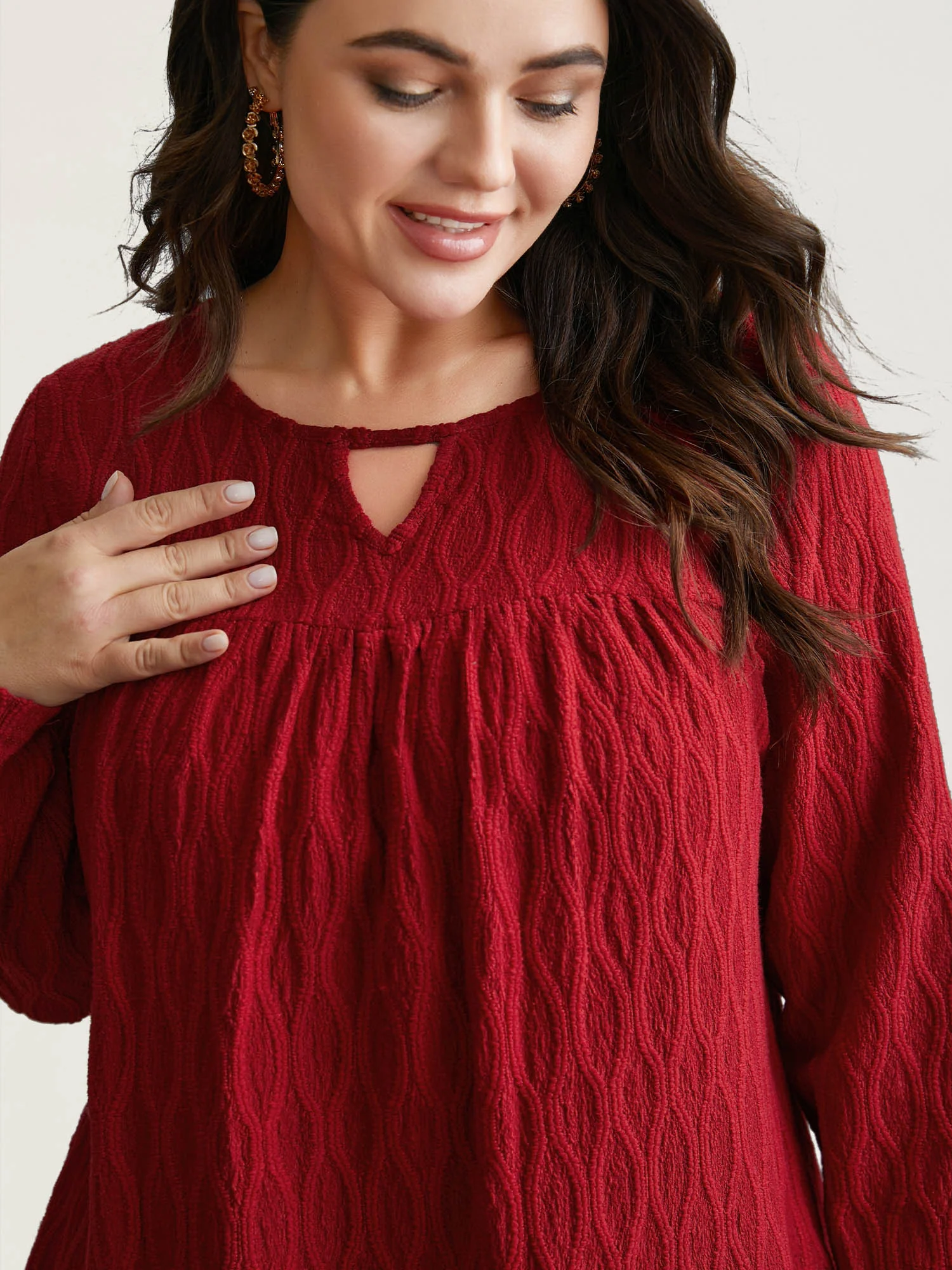 Textured Keyhole Gathered Knit Top - Image 5