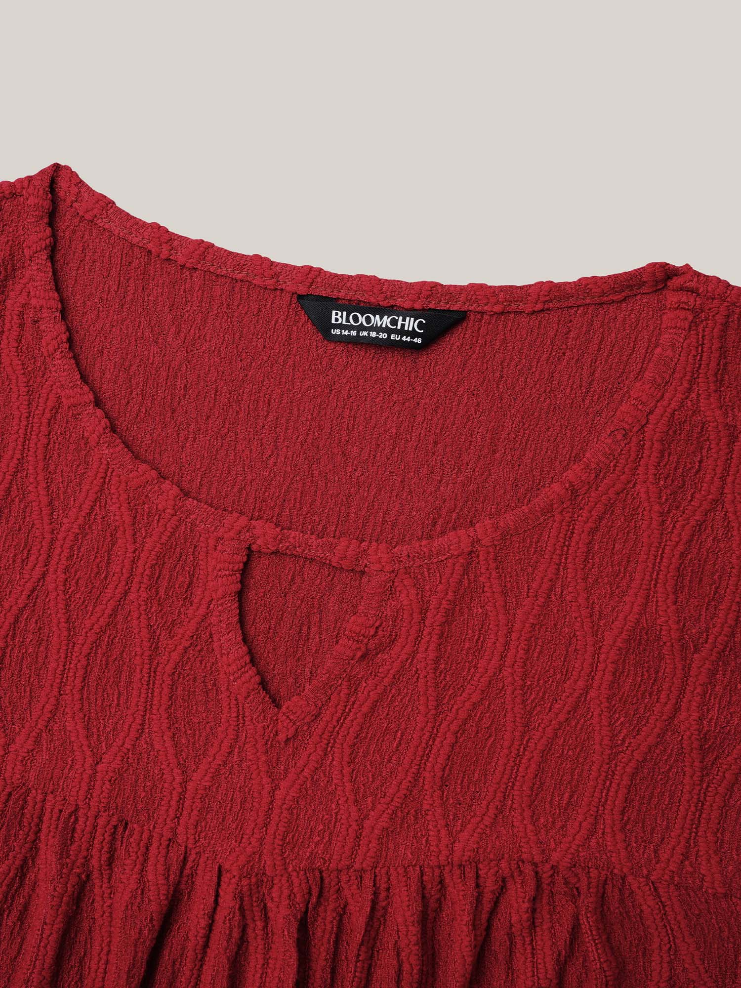 Textured Keyhole Gathered Knit Top - Image 7