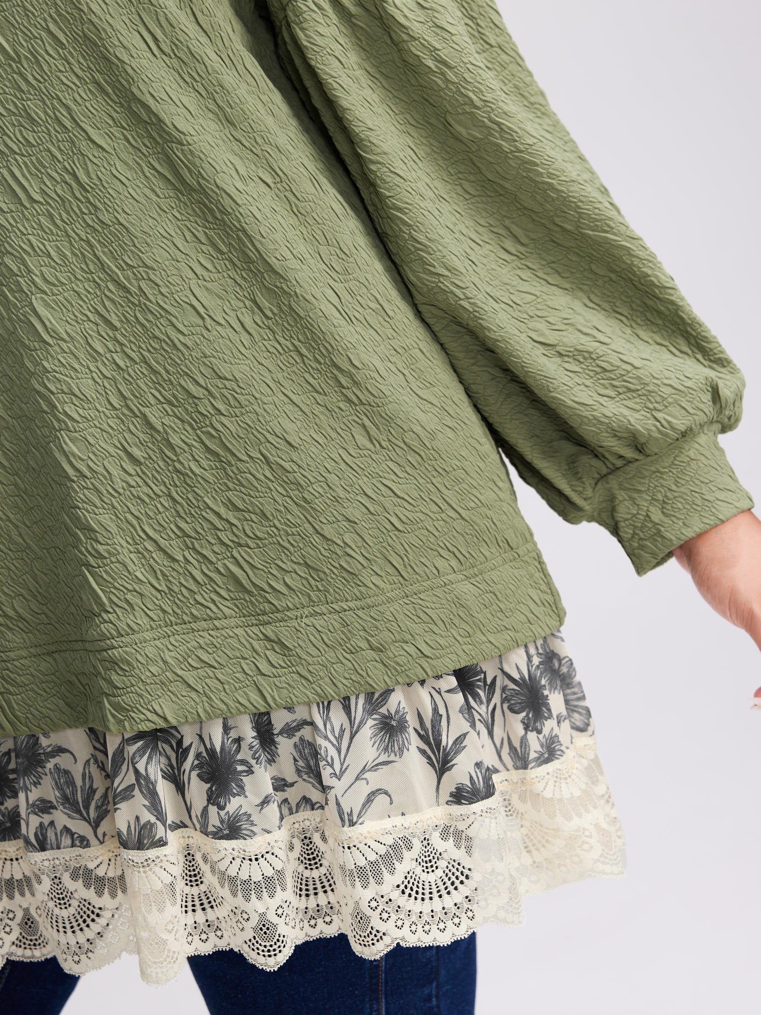 Textured Lace Layered Balloon Sleeve Sweatshirt - Image 2