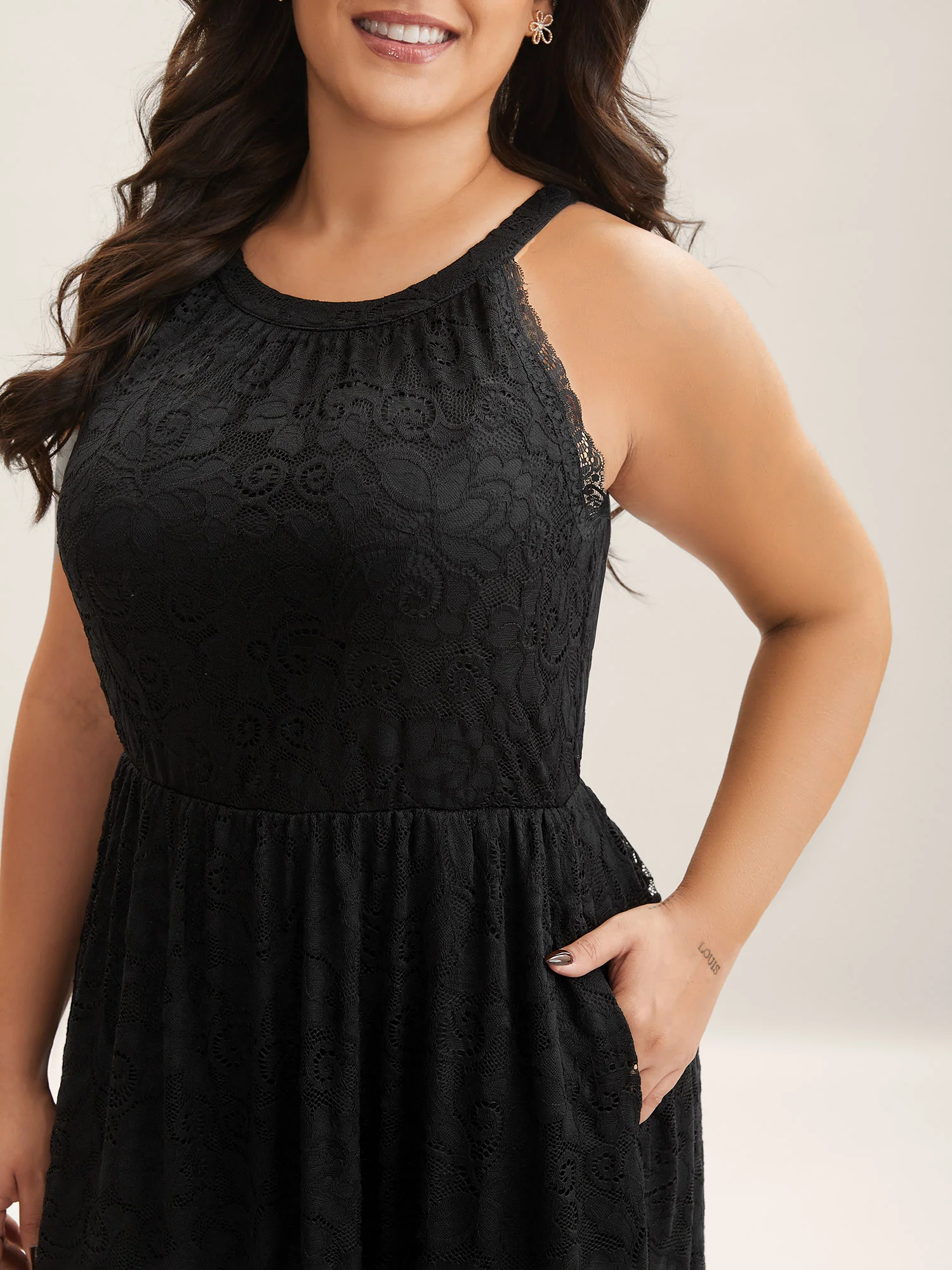 Textured Lace Sleeveless Pockets Midi Dress - Image 2
