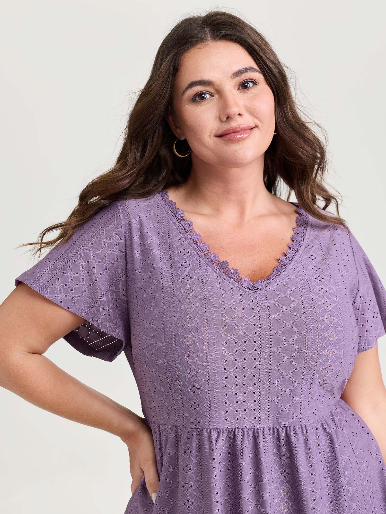 Textured Lace Trim V-Neckline T-Shirt - Image 3