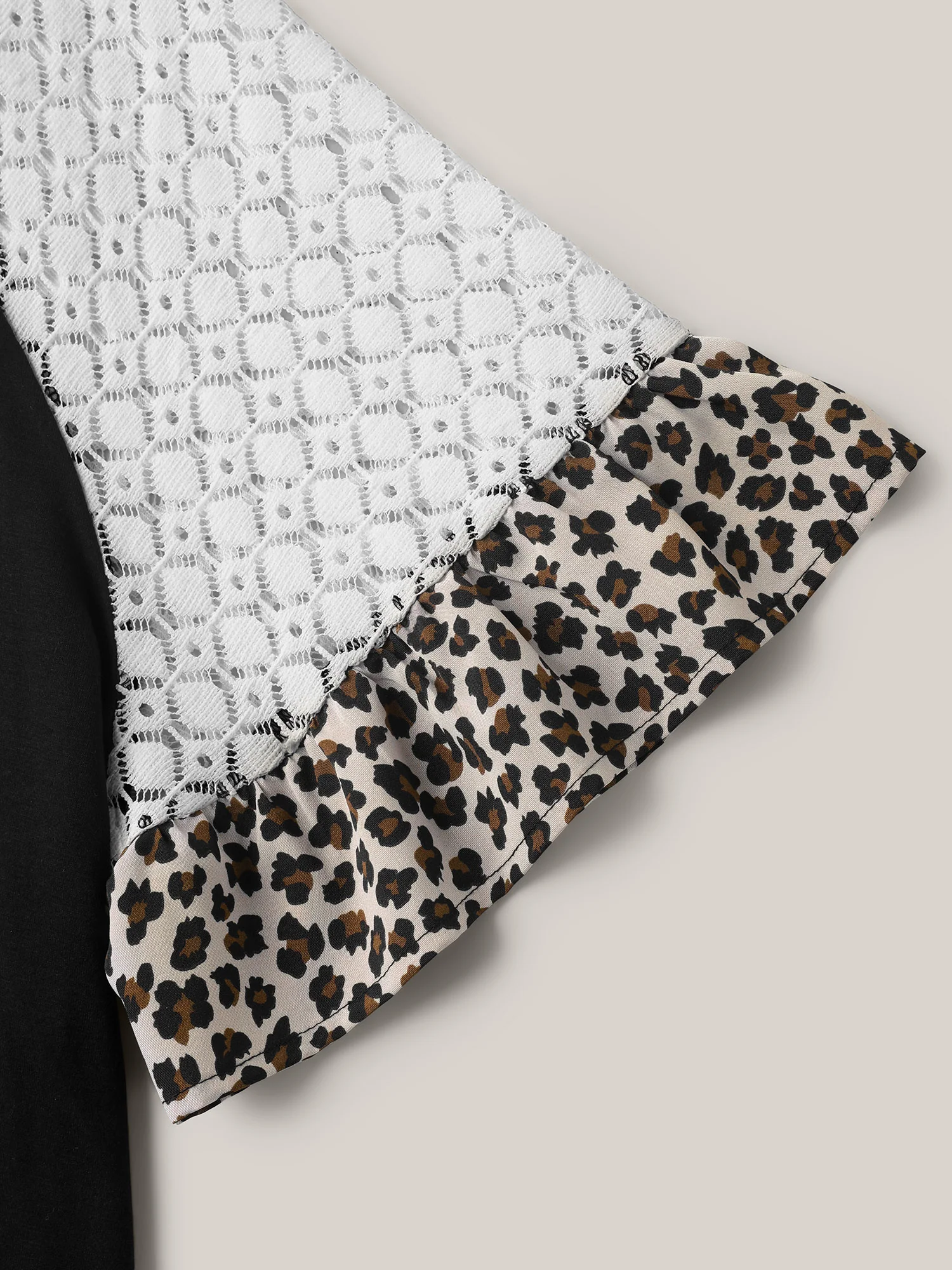 Textured Leopard Print Contrast Plain T-Shirt - Image 5