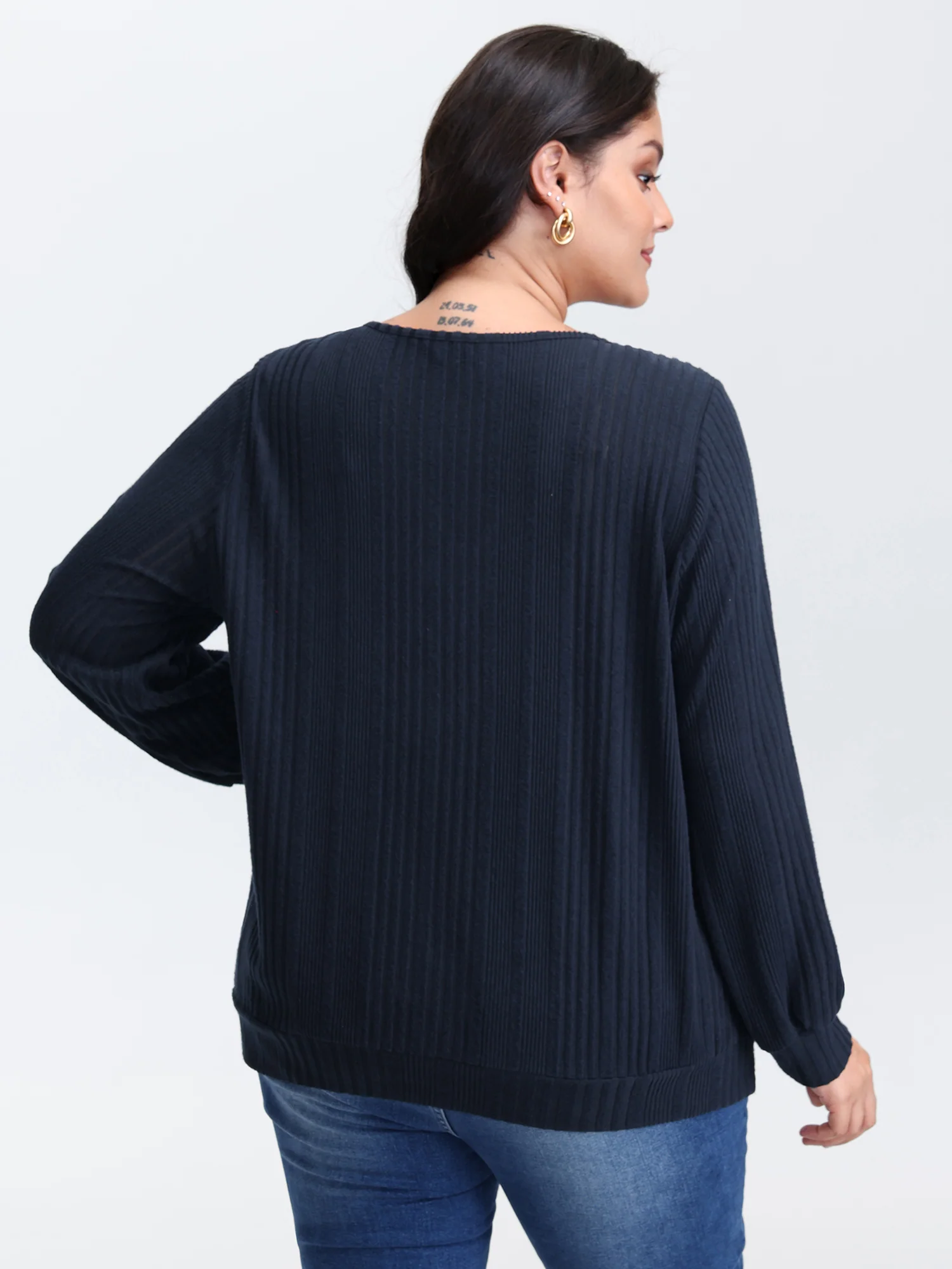 Textured Metallic Neckline Detail Stretchy Top - Image 5