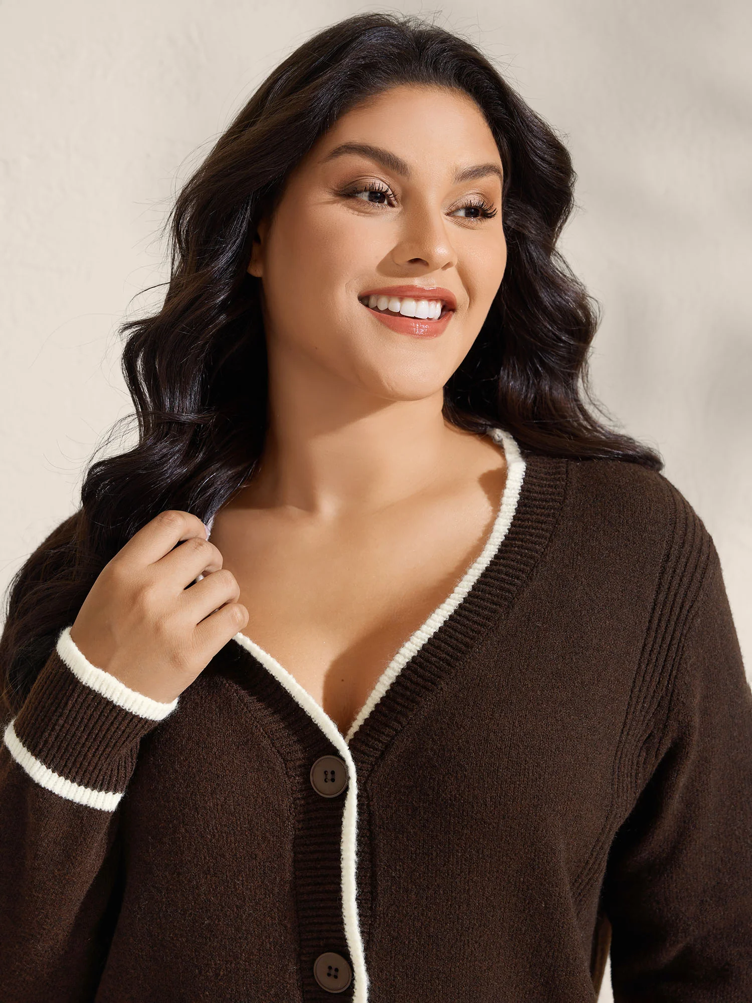Textured Pocket Color Contrast Knit Cardigan - Image 2