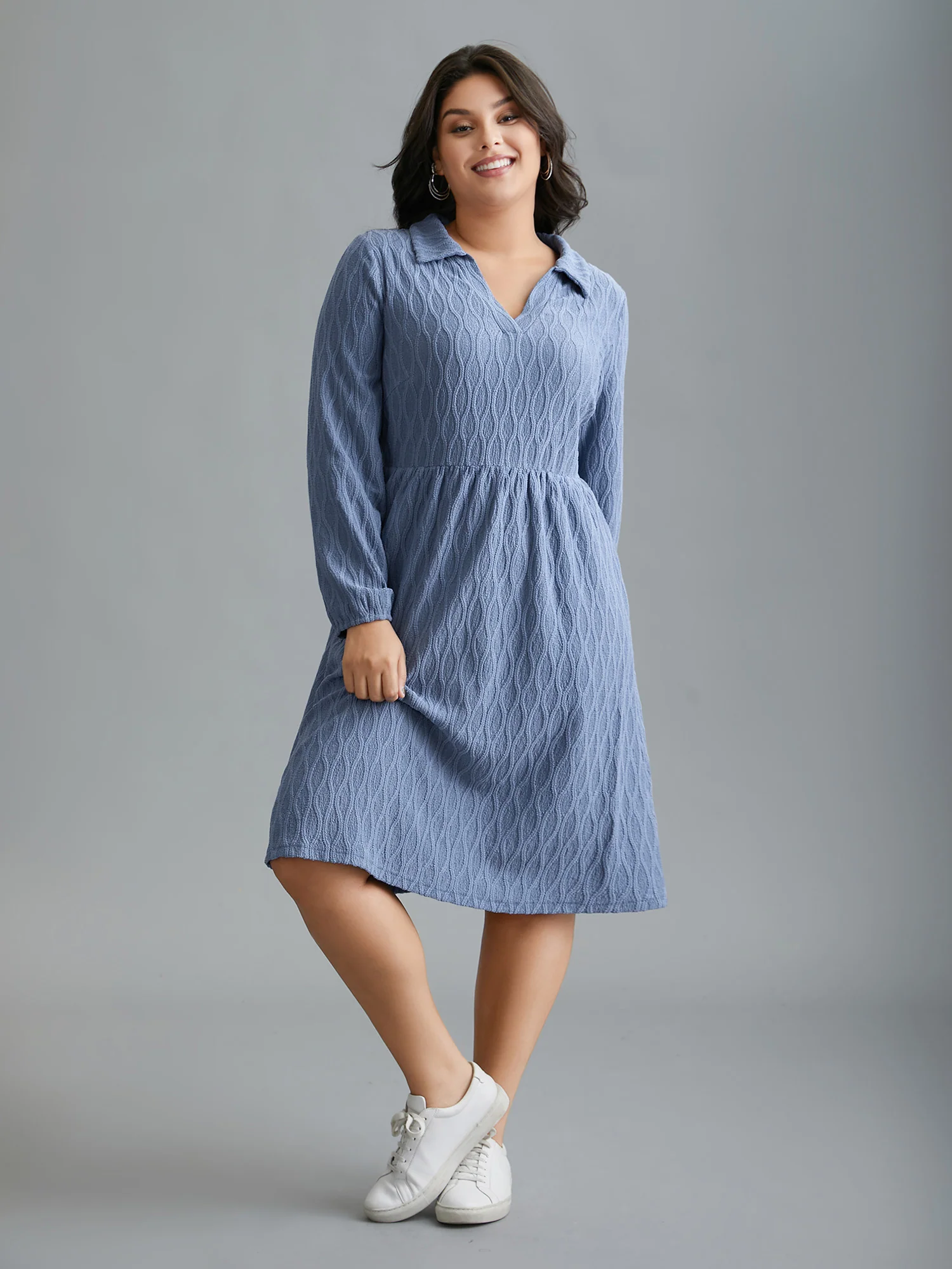 Textured Pocketed Collared Midi Dress - Image 4