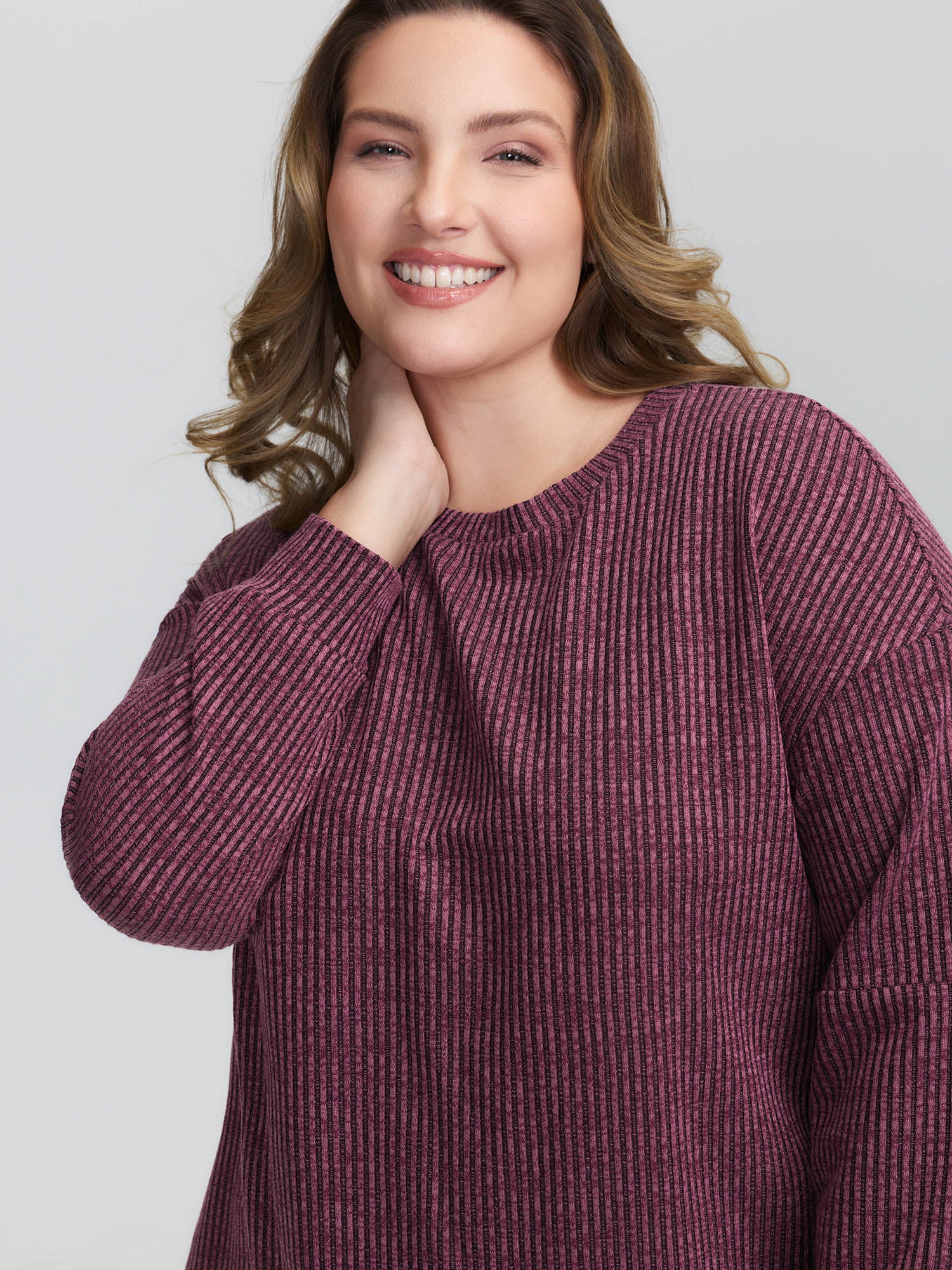 Textured Round Neck Drop Shoulder T-Shirt - Image 3