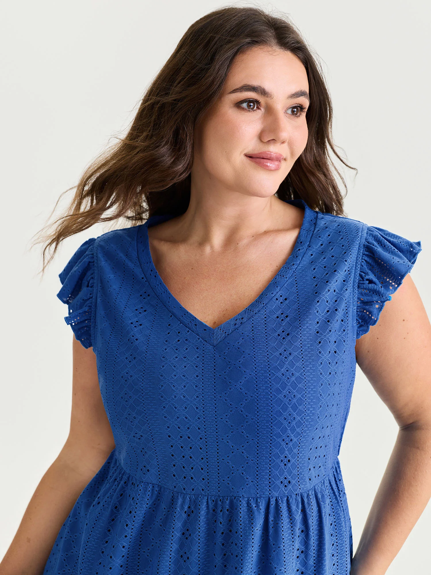 Textured Ruffled Hem V-Neck Knit Top - Image 2