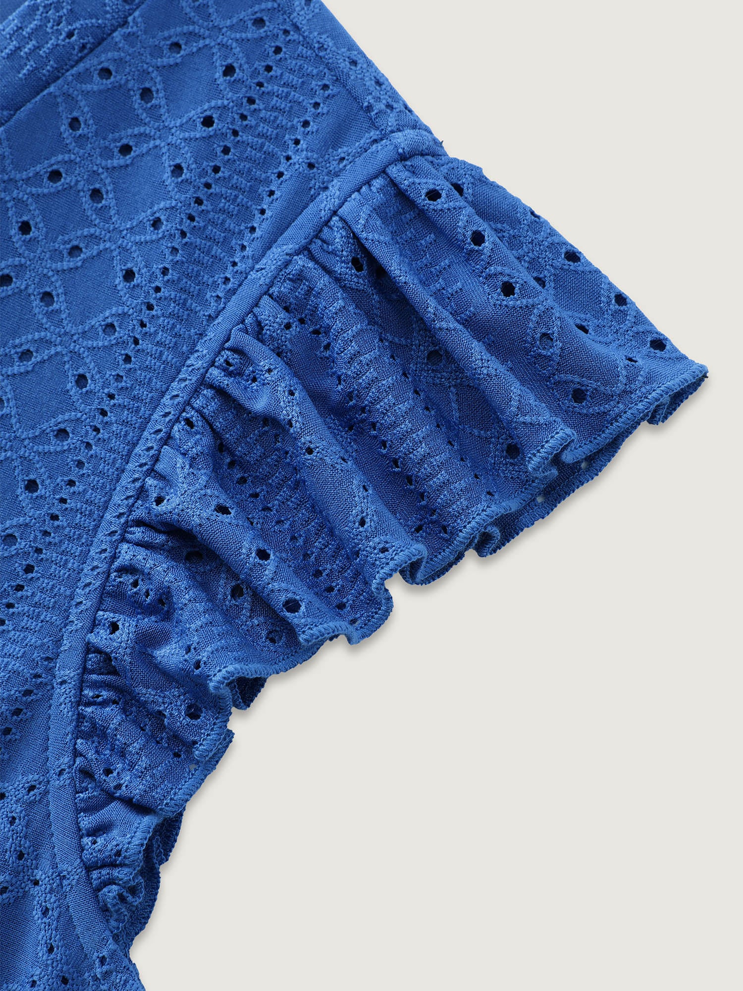 Textured Ruffled Hem V-Neck Knit Top - Image 5