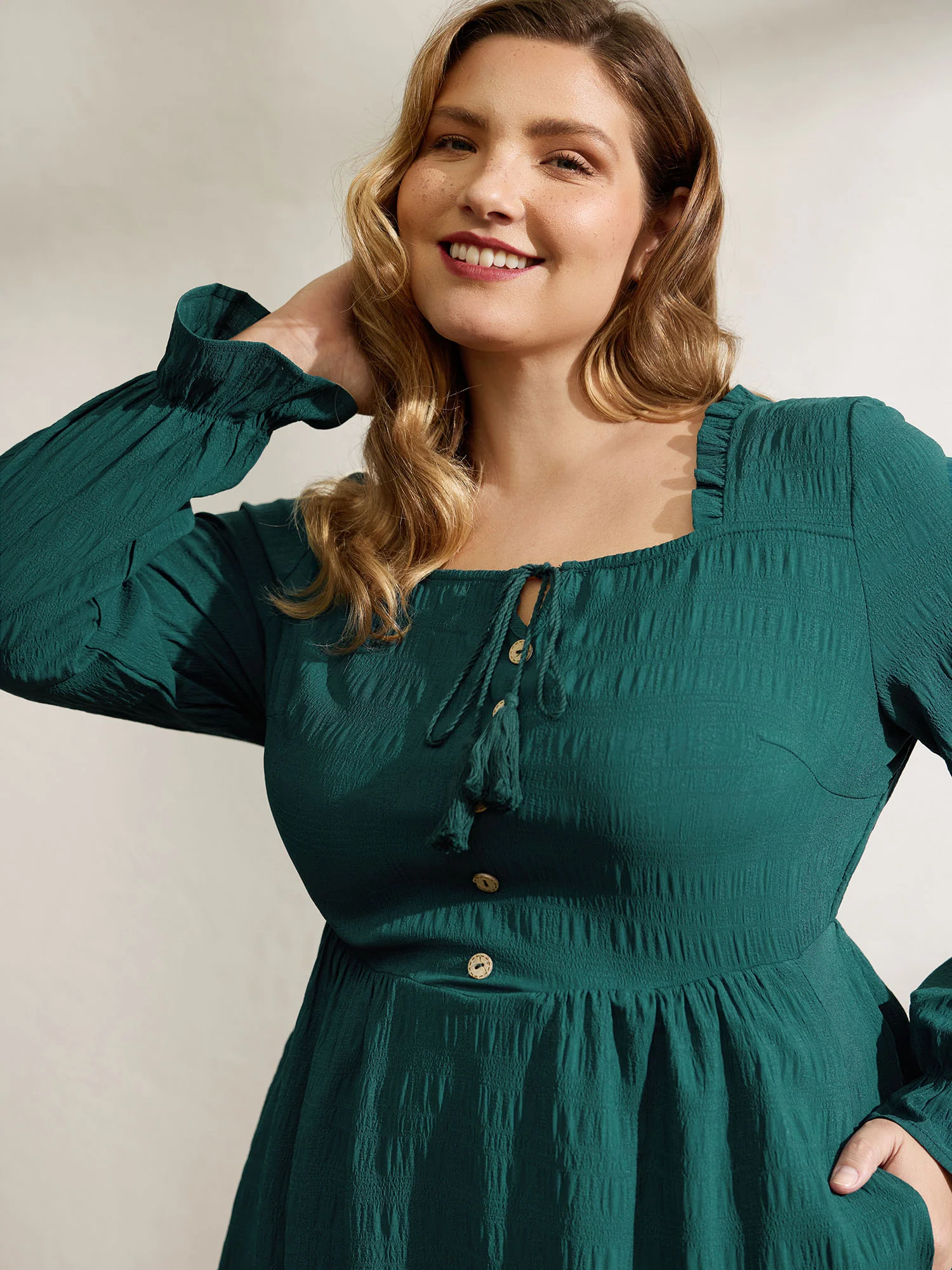 Textured Ruffled Neck Shirred Drawstring Midi Dress - Image 2