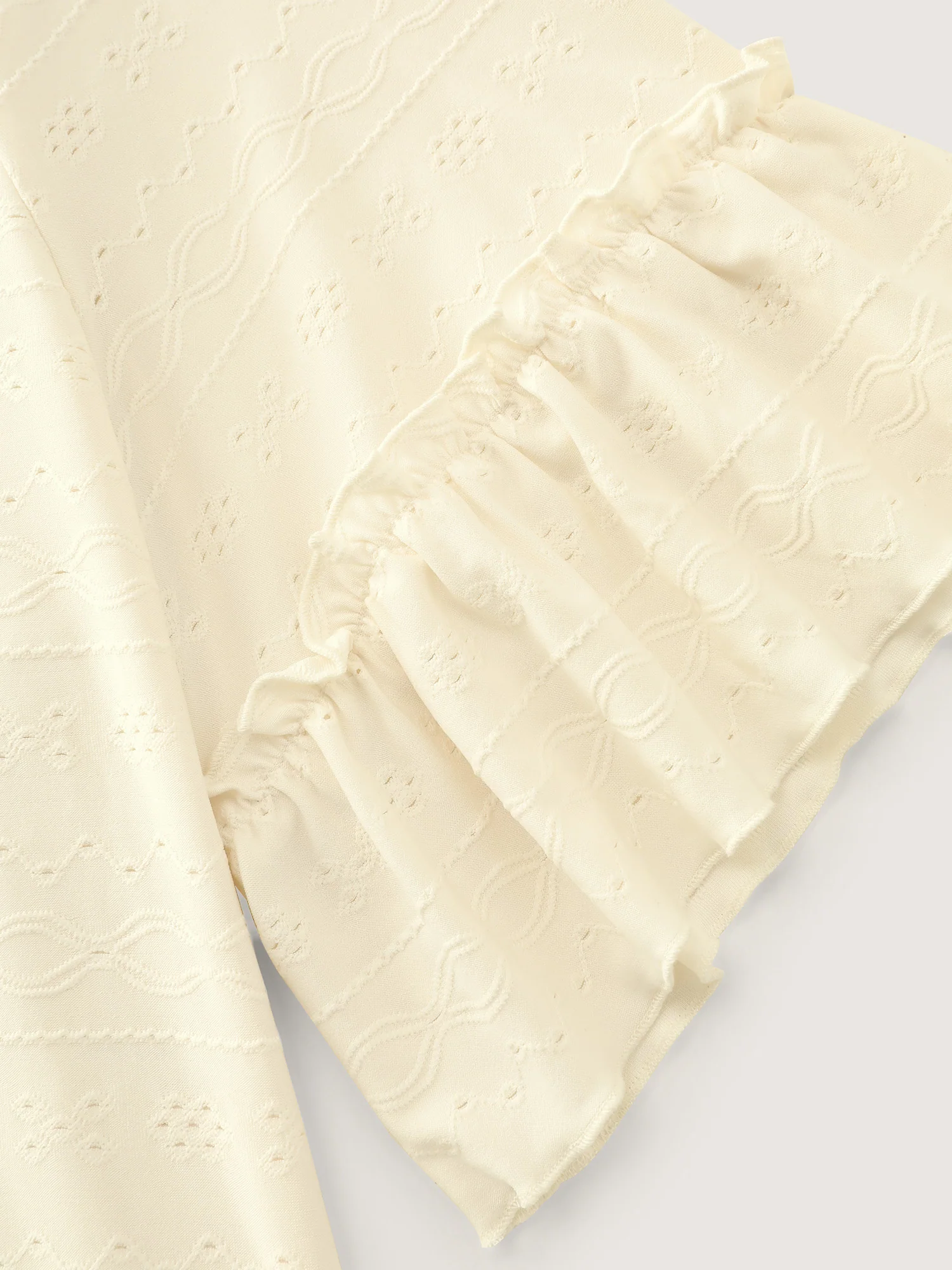 Textured Ruffled Sleeve Flowy T-Shirt - Image 5