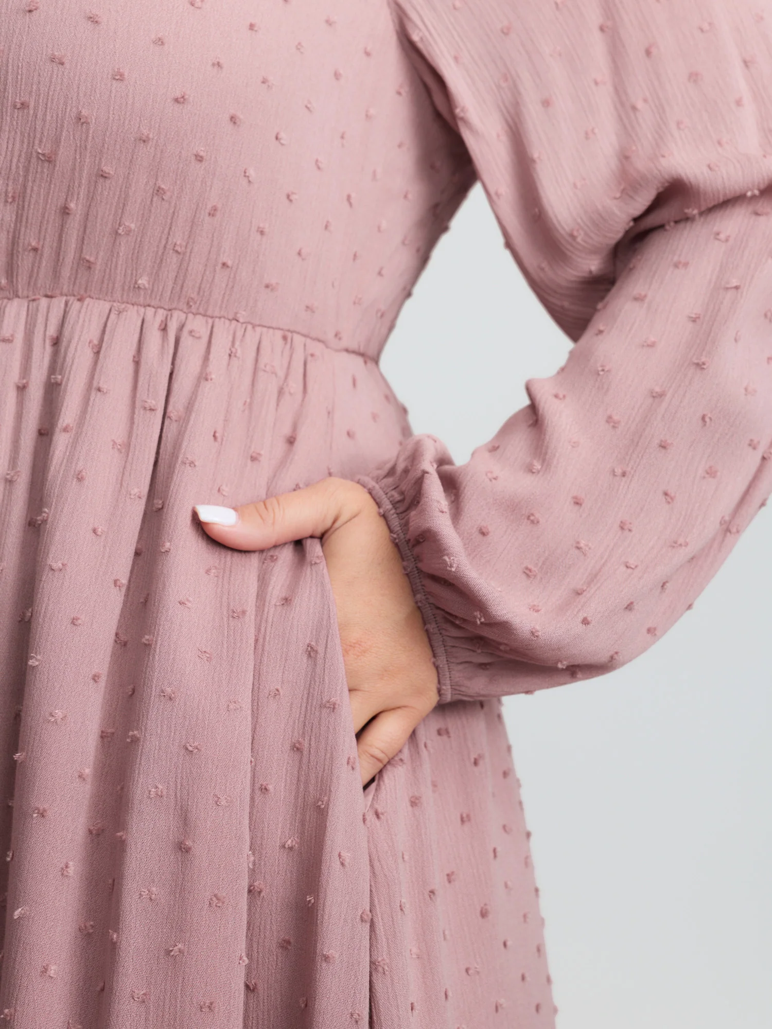 Textured Scalloped Neckline Tiered Midi Dress - Image 4