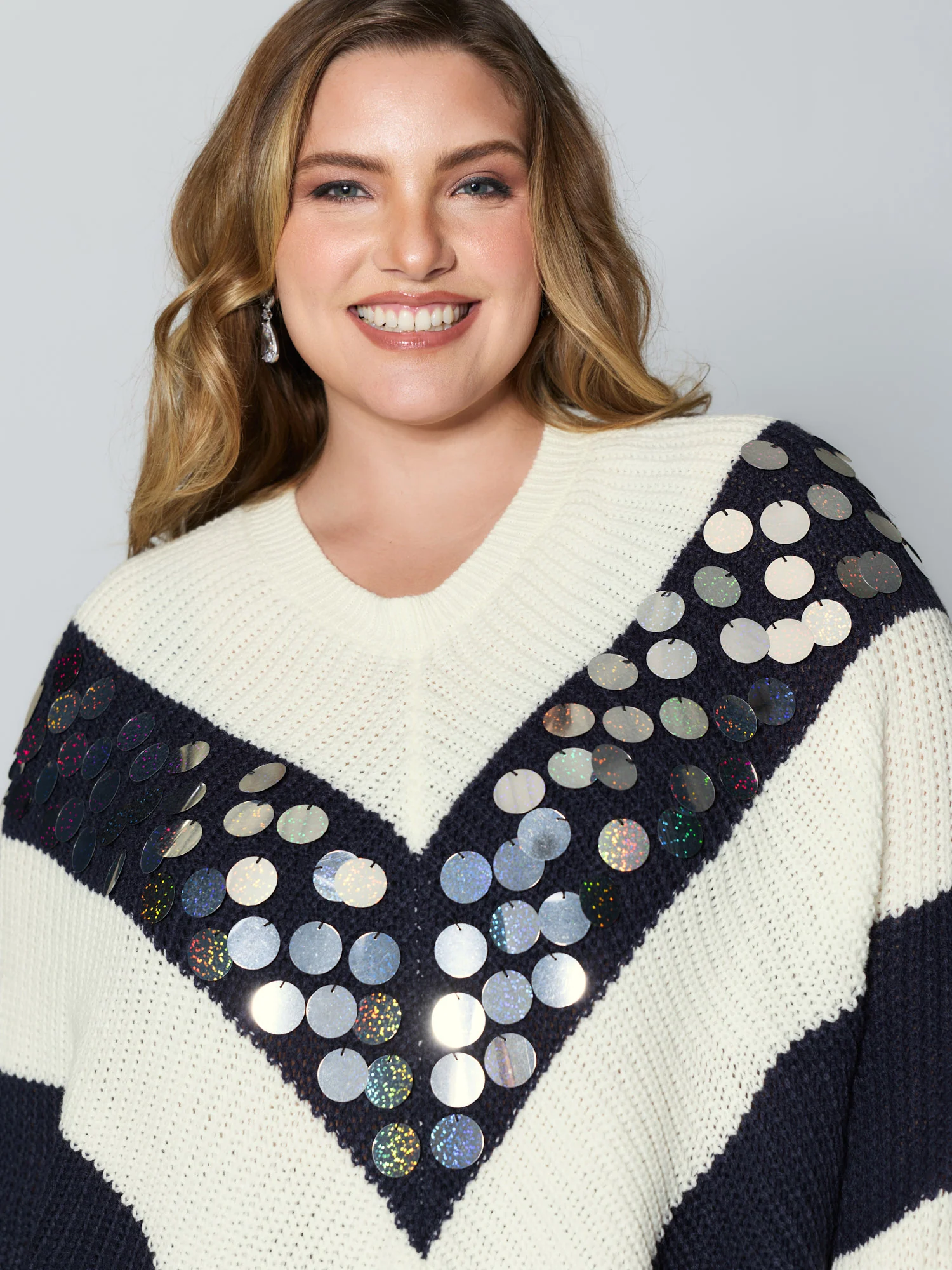 Textured Sequin Cloak Contrast Pullover - Image 2